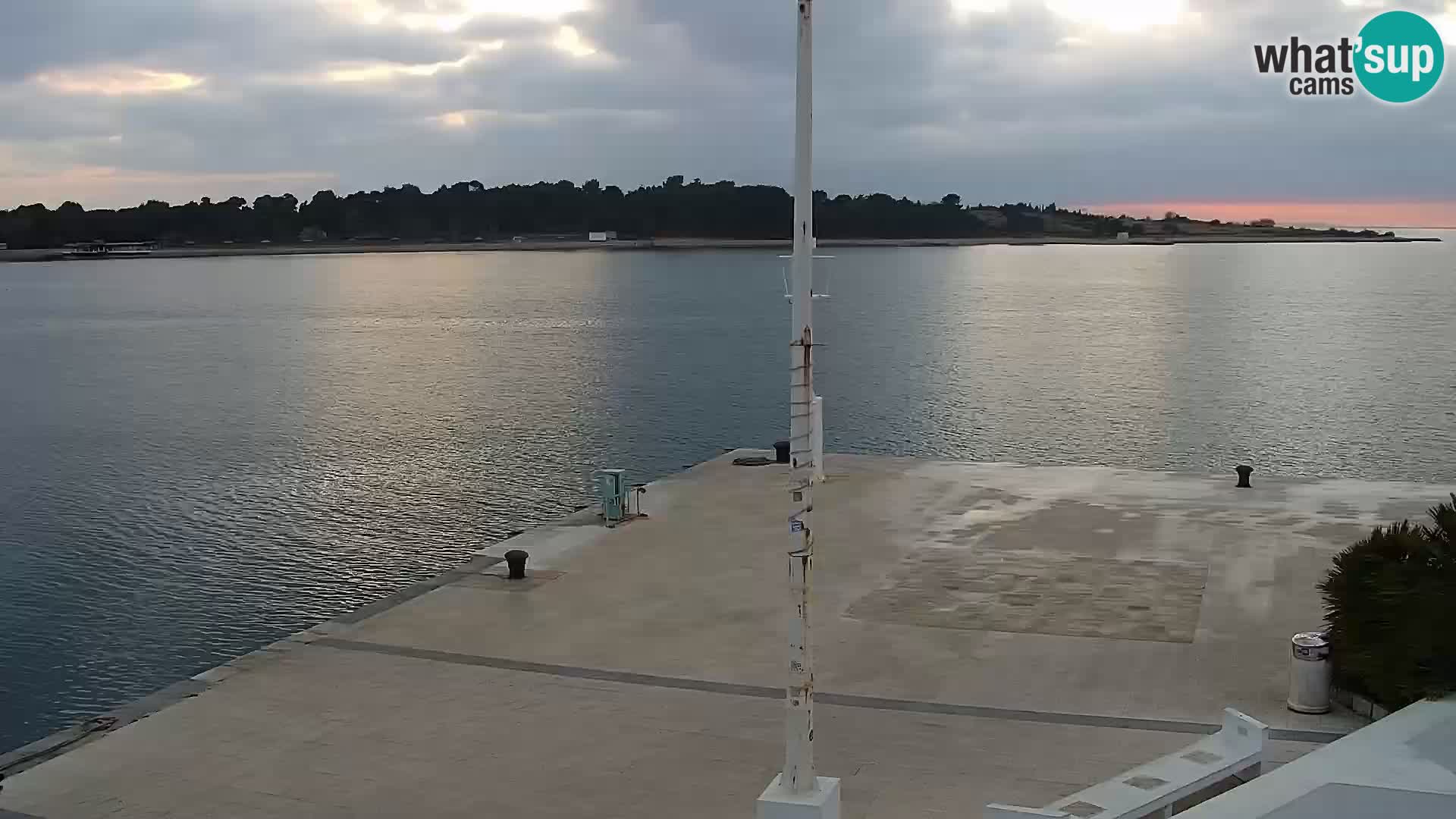 Webcam Novalja seaside promenade