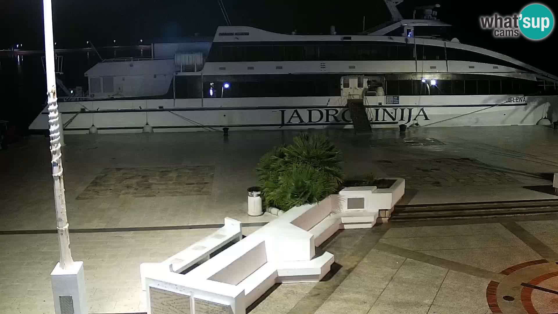 Novalja spletna kamera promenada