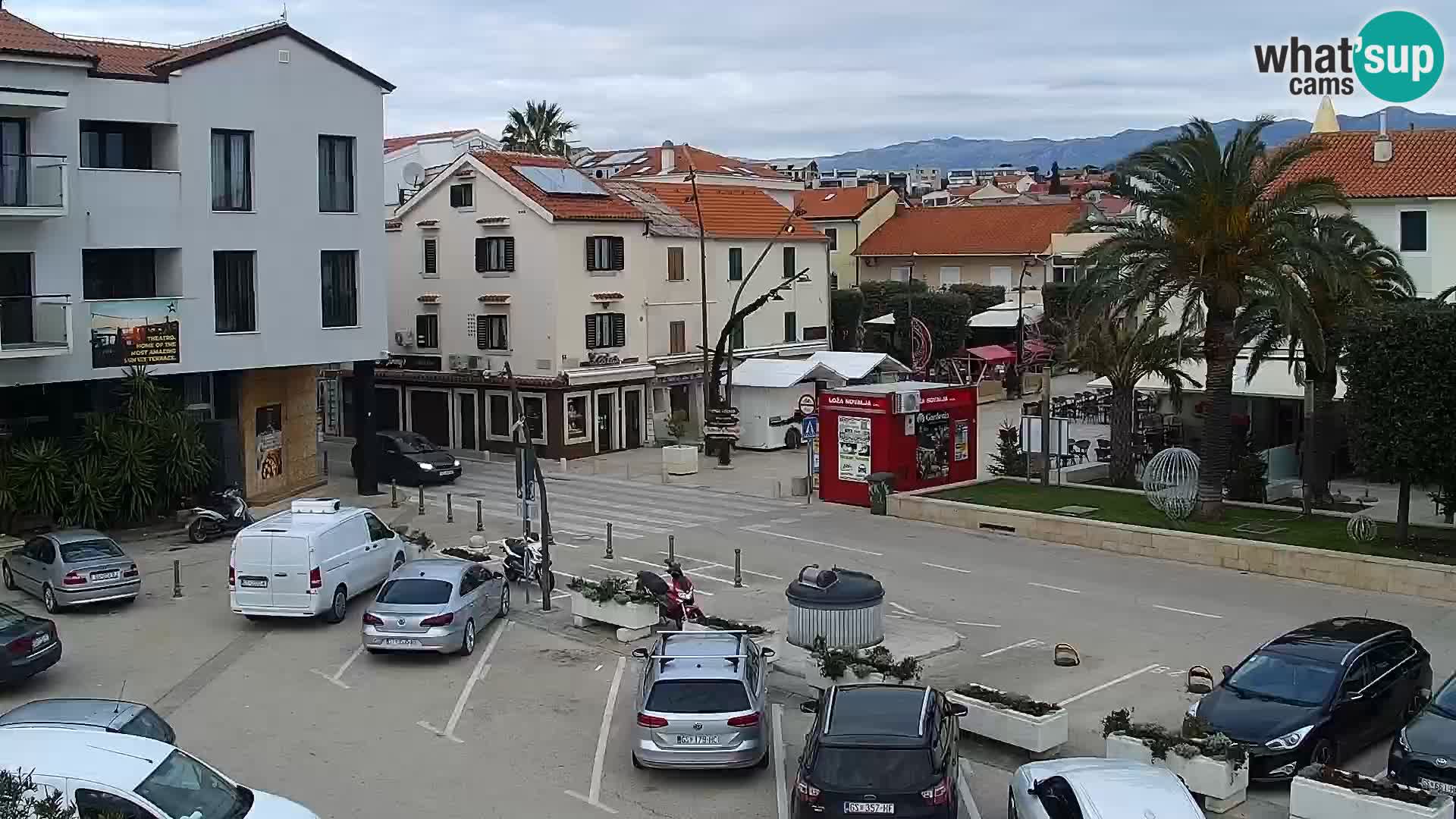 Web kamera Novalja promenada