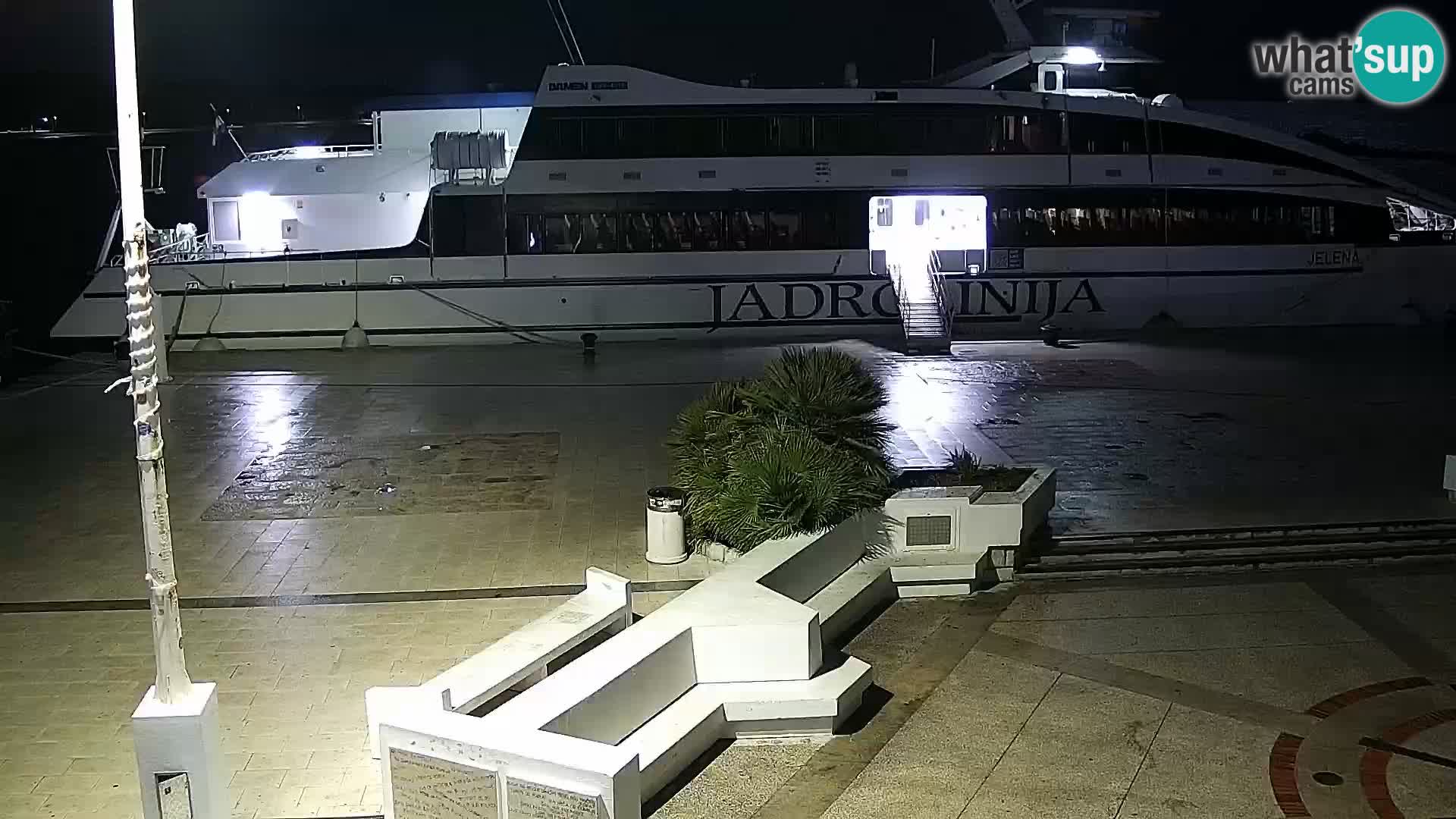 Web kamera Novalja promenada