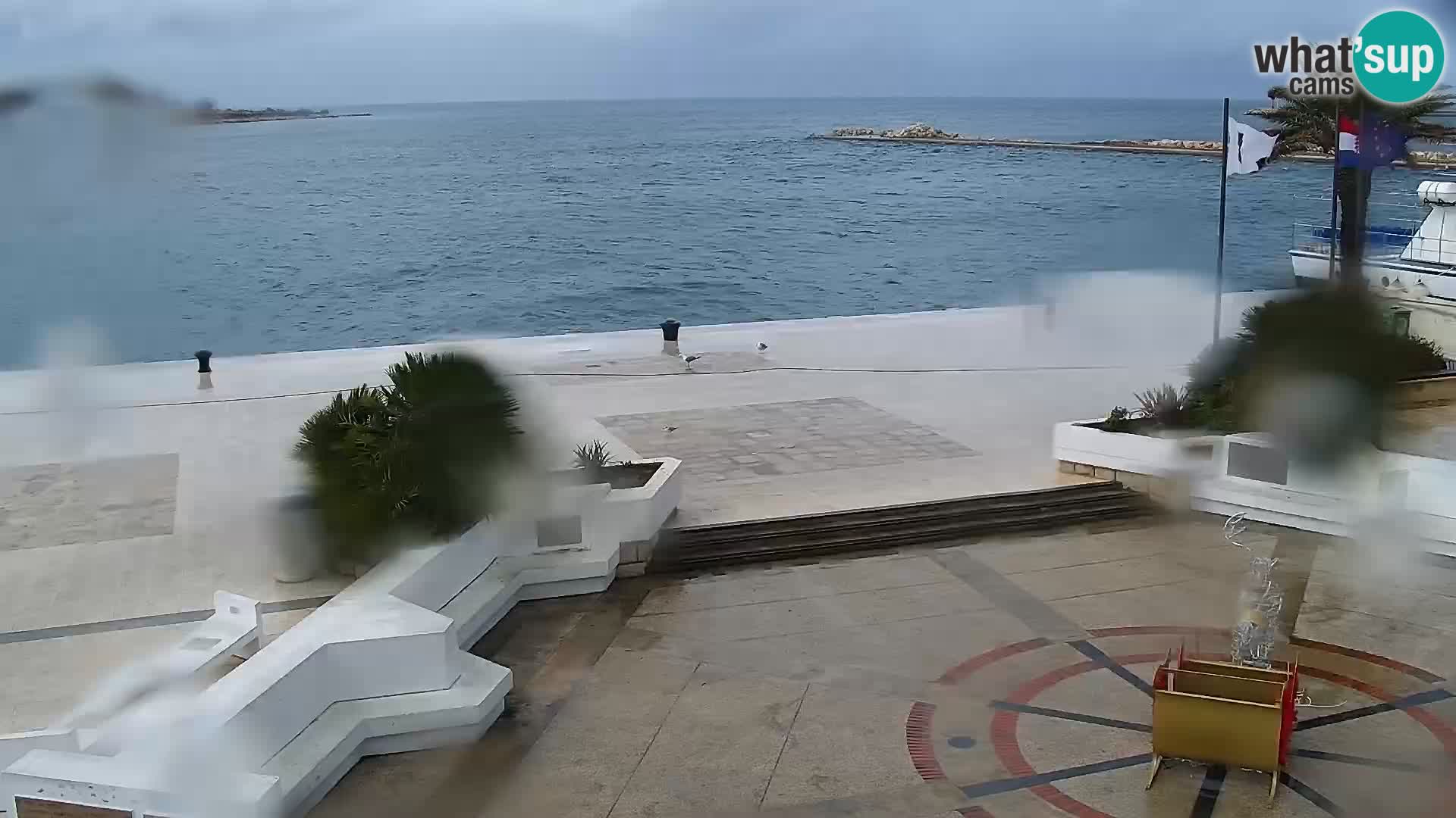 Novalja spletna kamera promenada