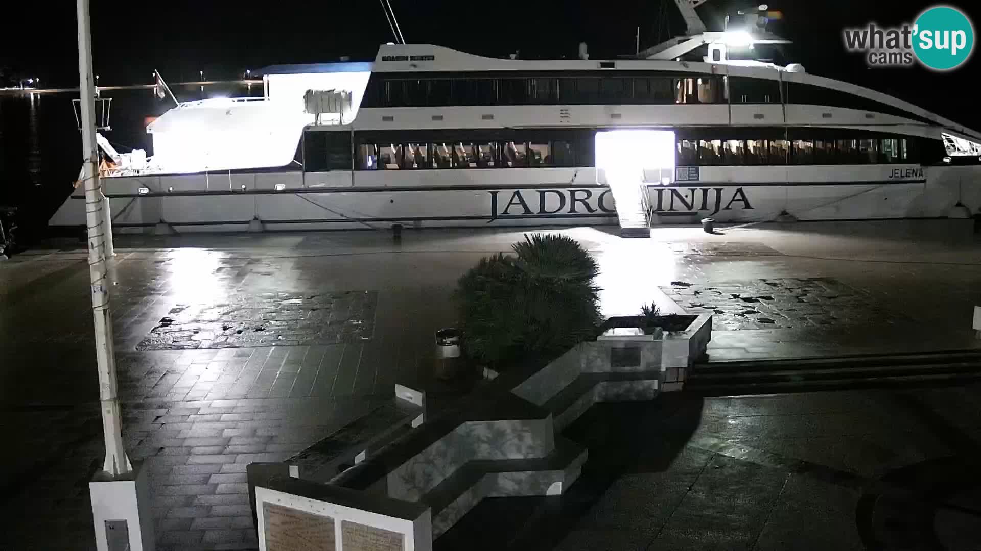 Web kamera Novalja promenada