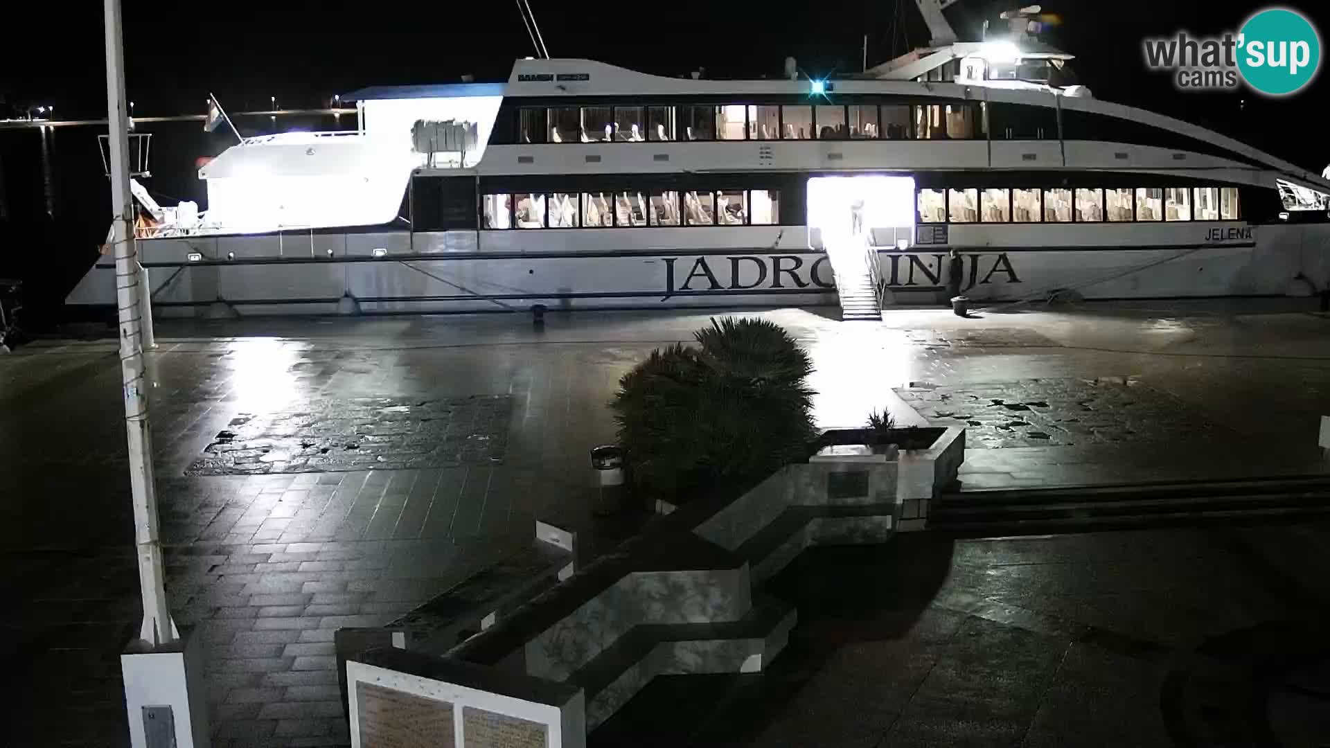 Web kamera Novalja promenada