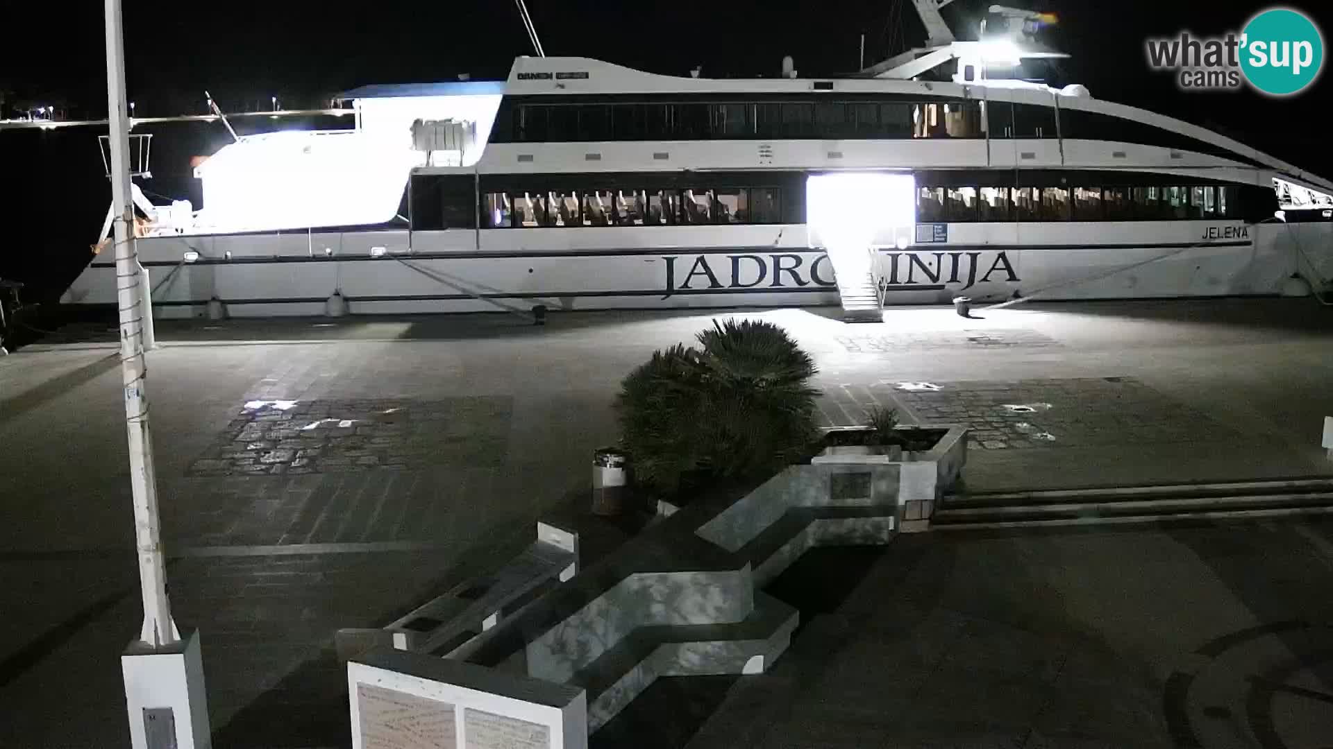 Novalja spletna kamera promenada