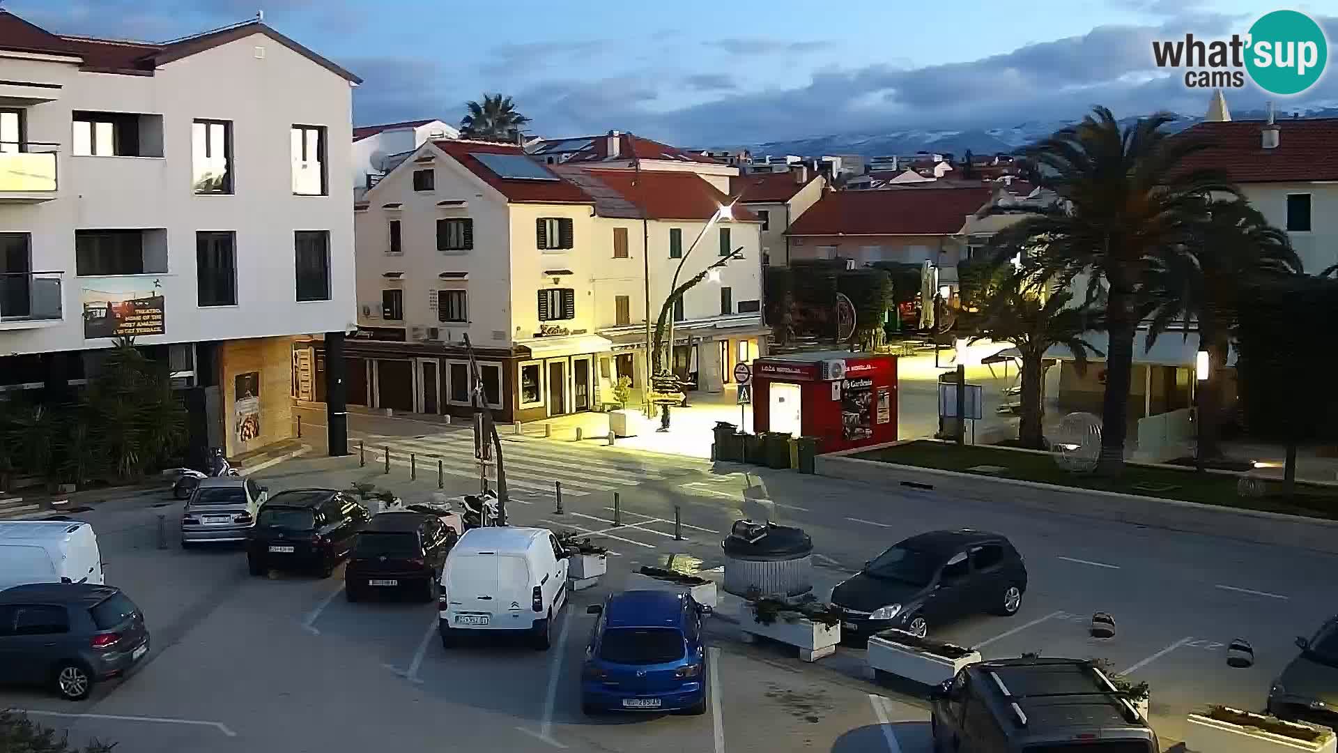 Web kamera Novalja promenada