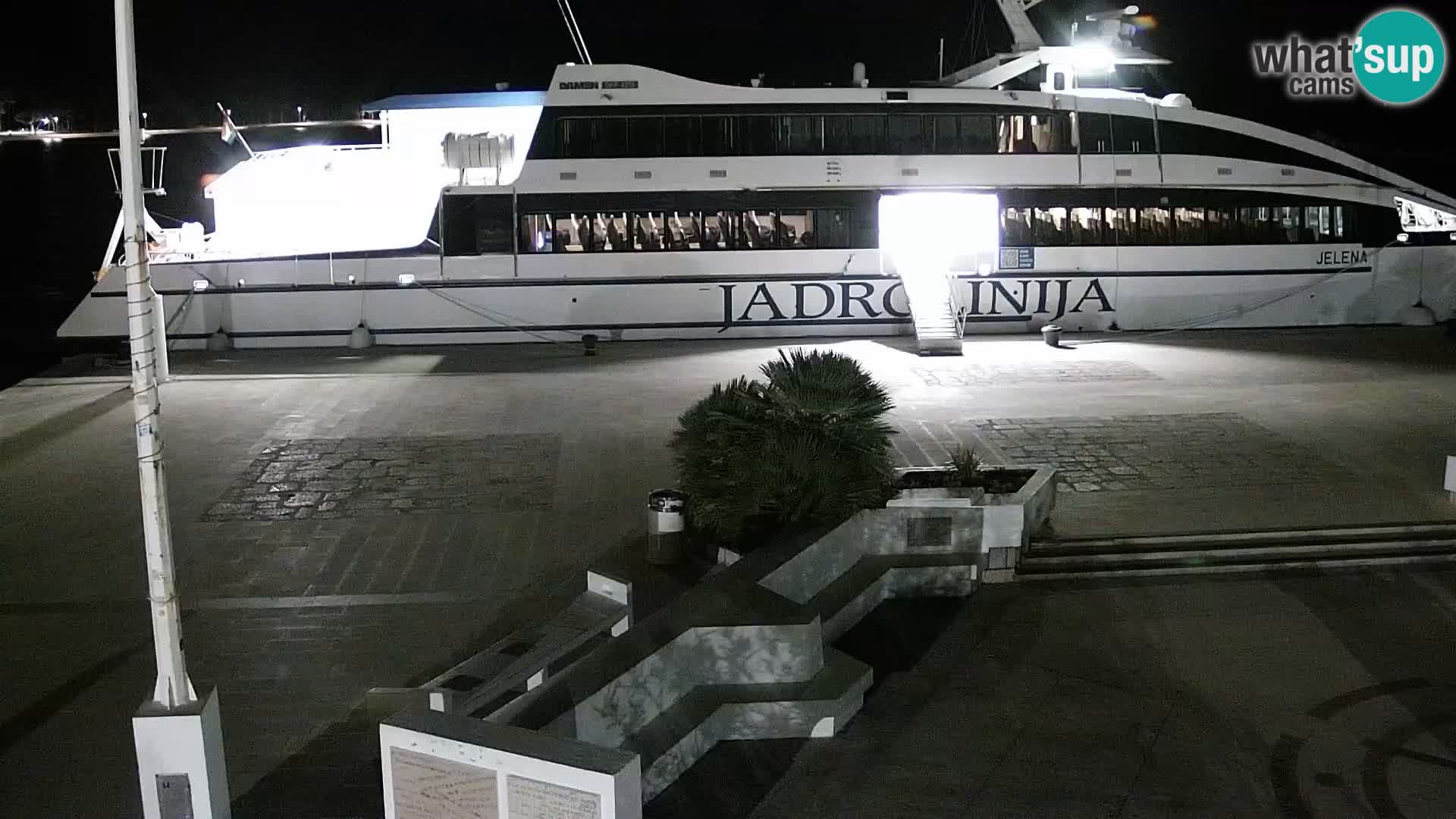 Novalja spletna kamera promenada