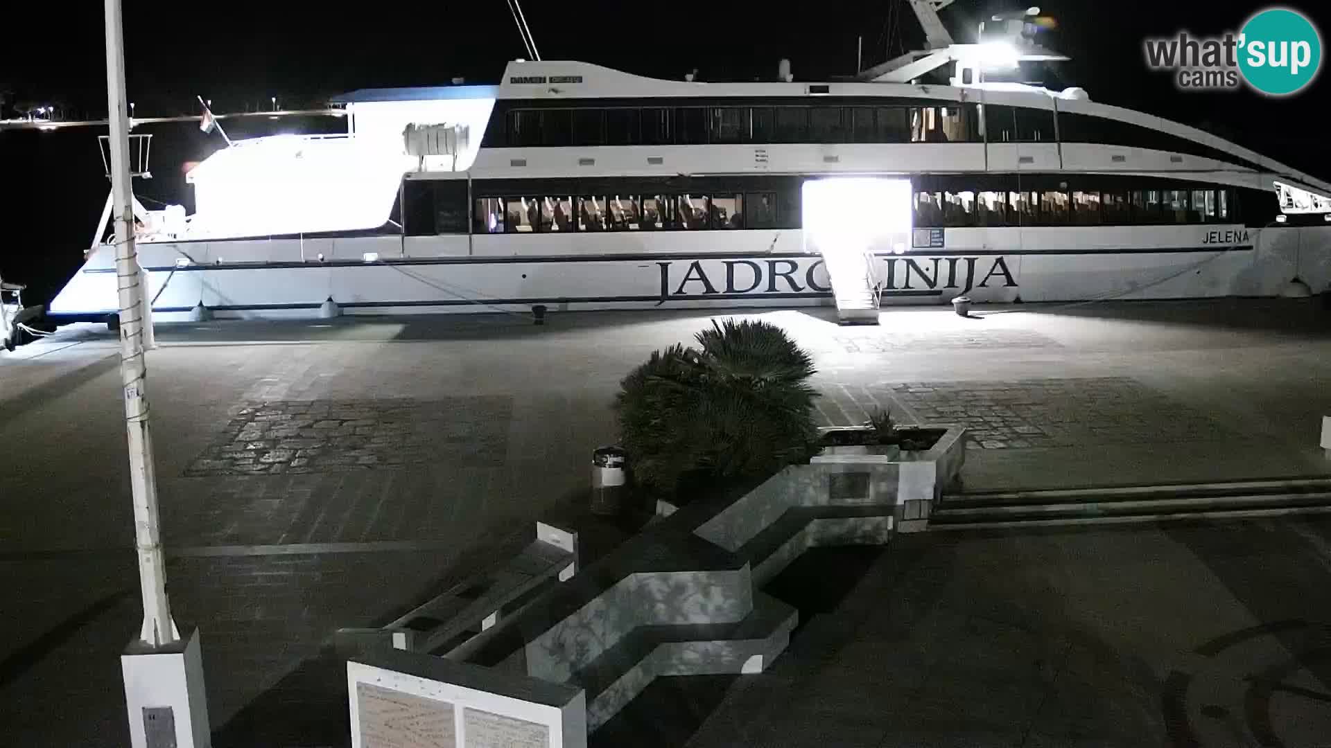 Webcam Novalja seaside promenade