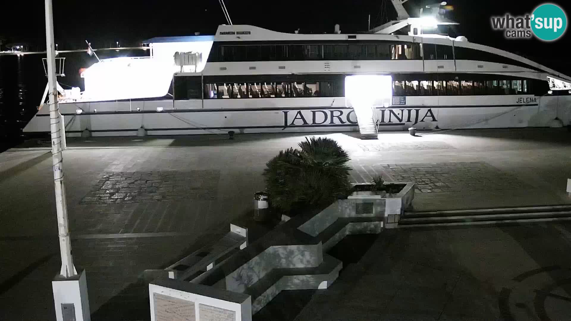 Livecam Promenade a Novalja