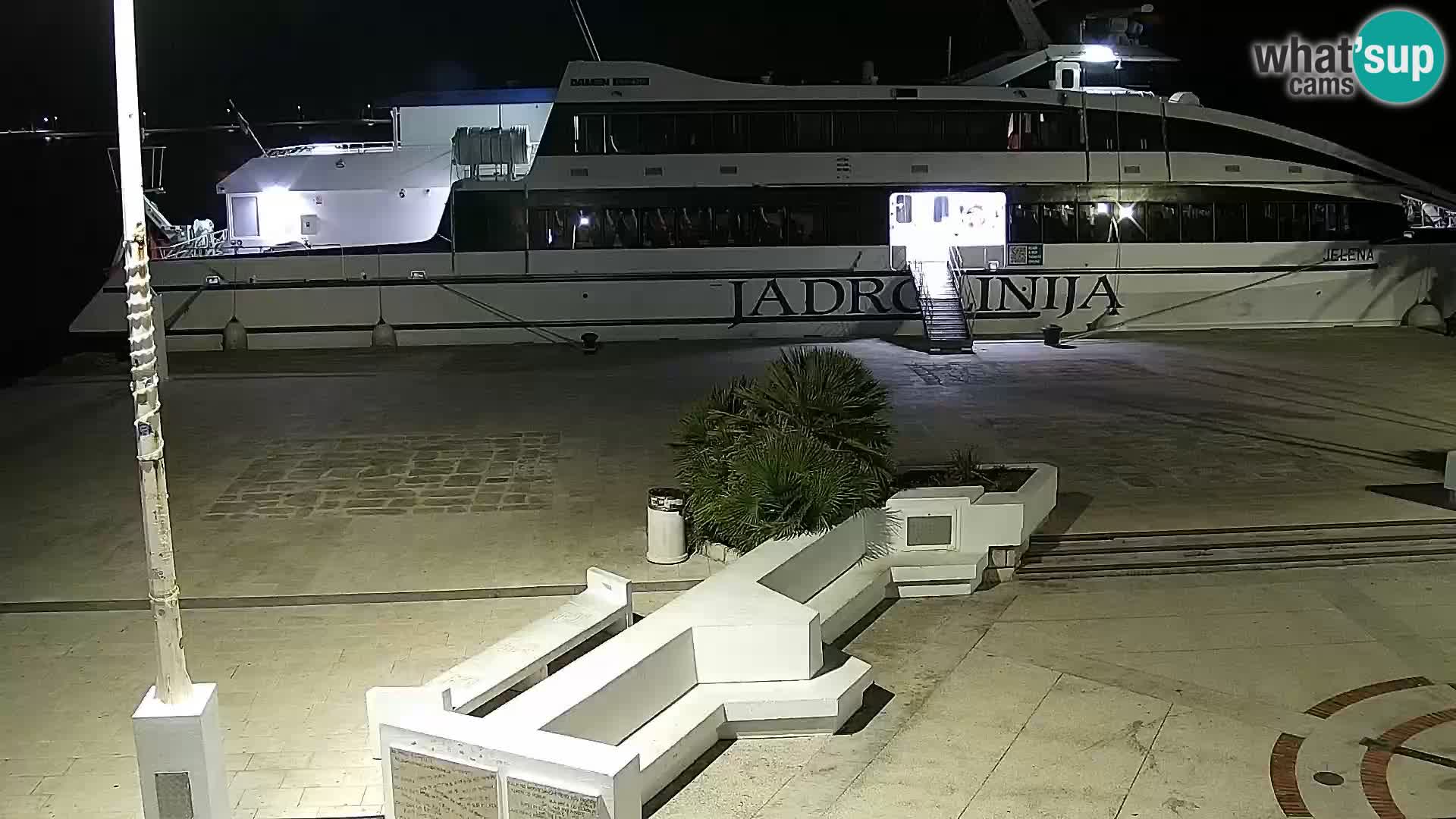 Web kamera Novalja promenada