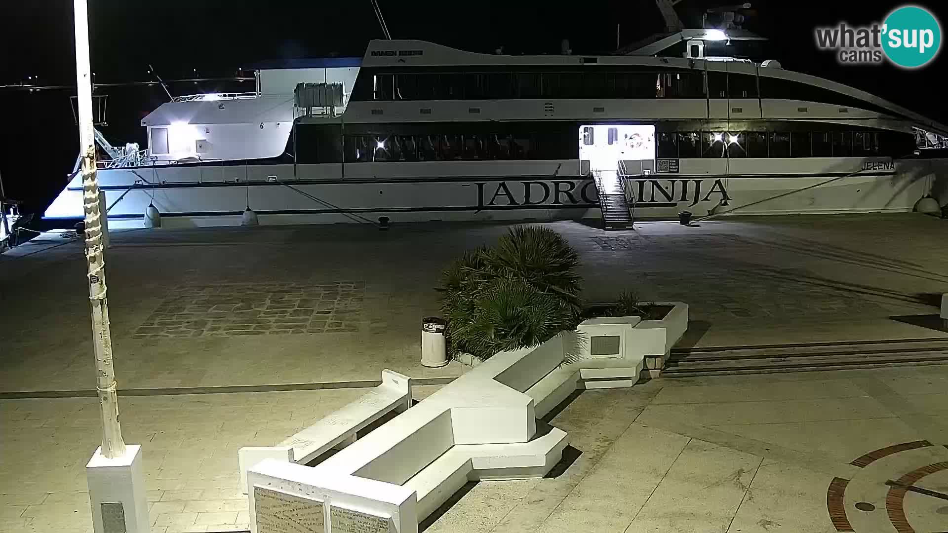 Novalja spletna kamera promenada