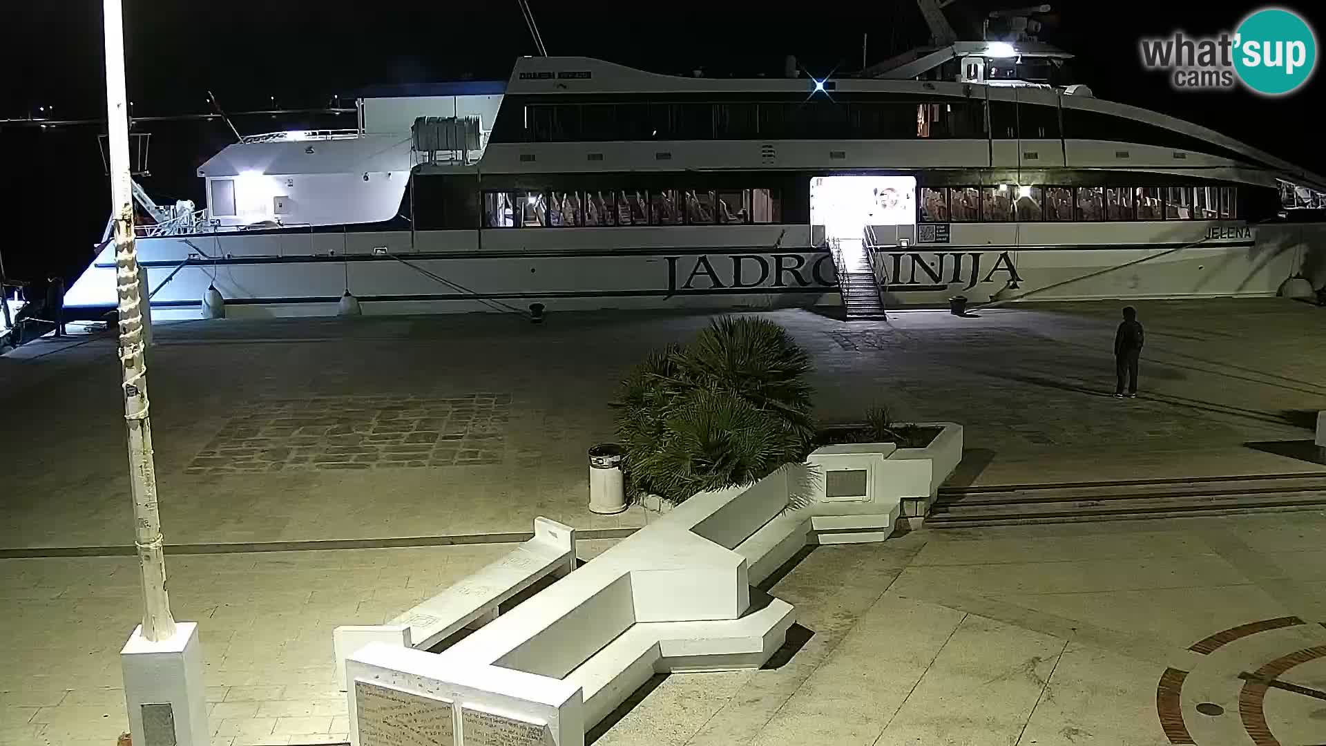 Web kamera Novalja promenada