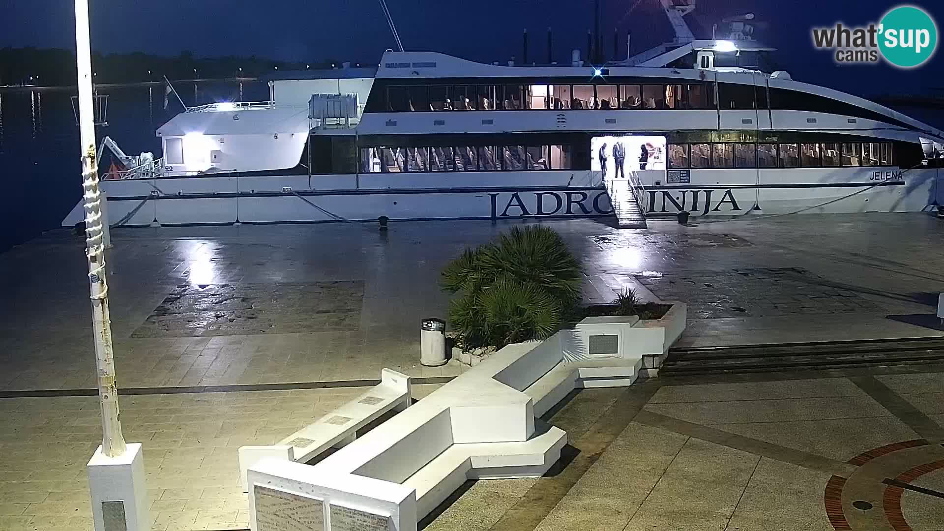 Novalja spletna kamera promenada