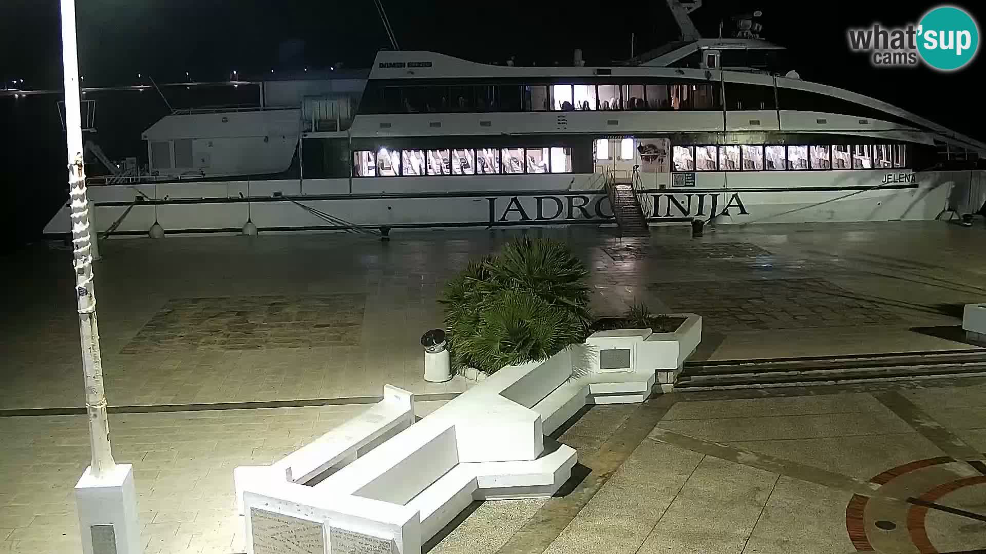 Web kamera Novalja promenada