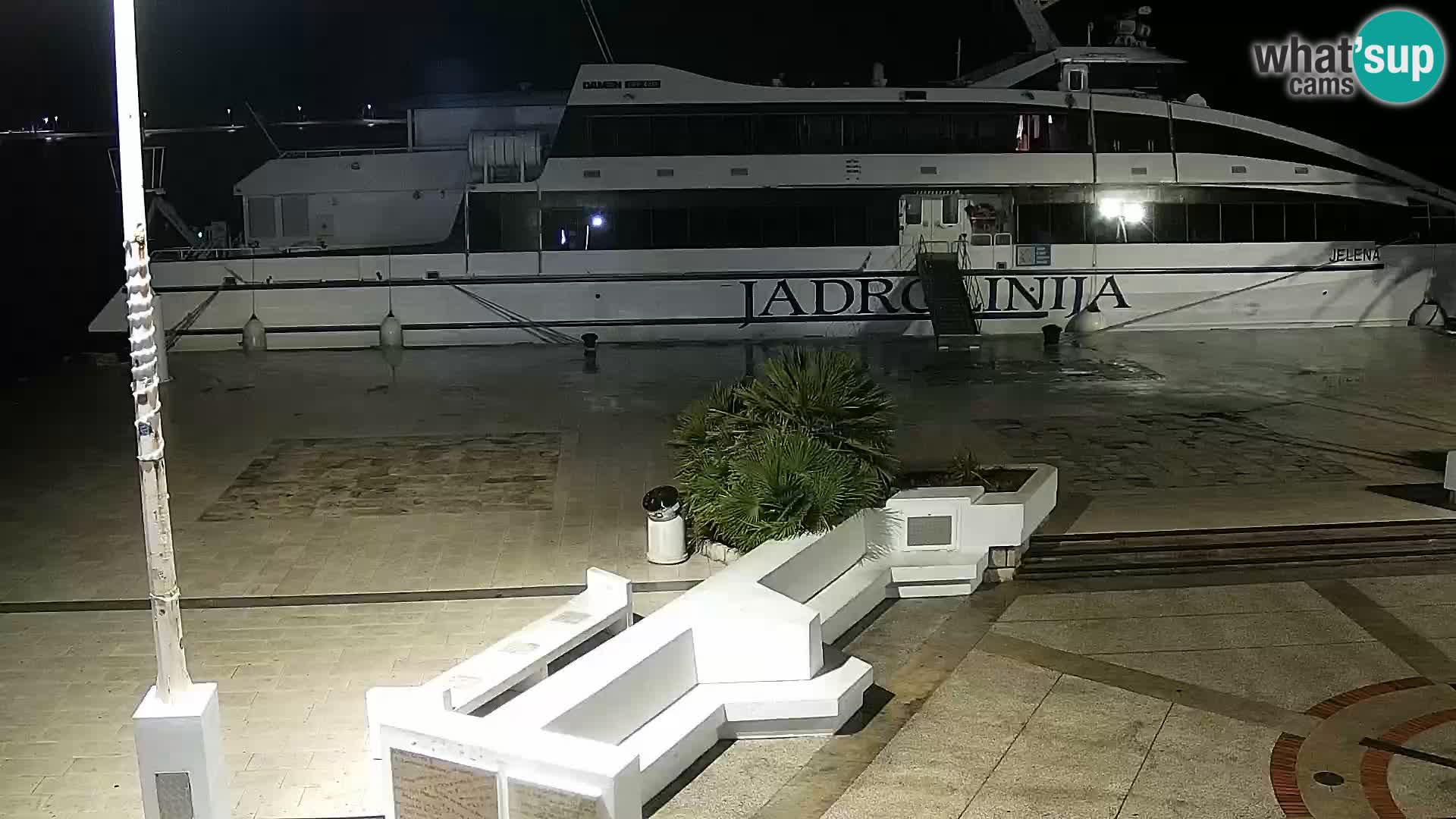 Web kamera Novalja promenada