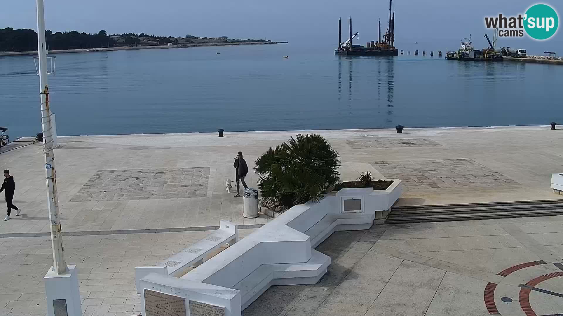 Web kamera Novalja promenada