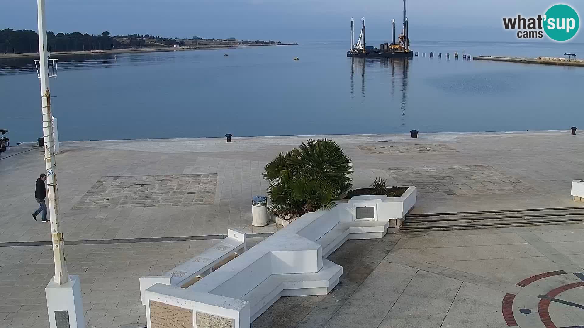 Webcam Novalja seaside promenade