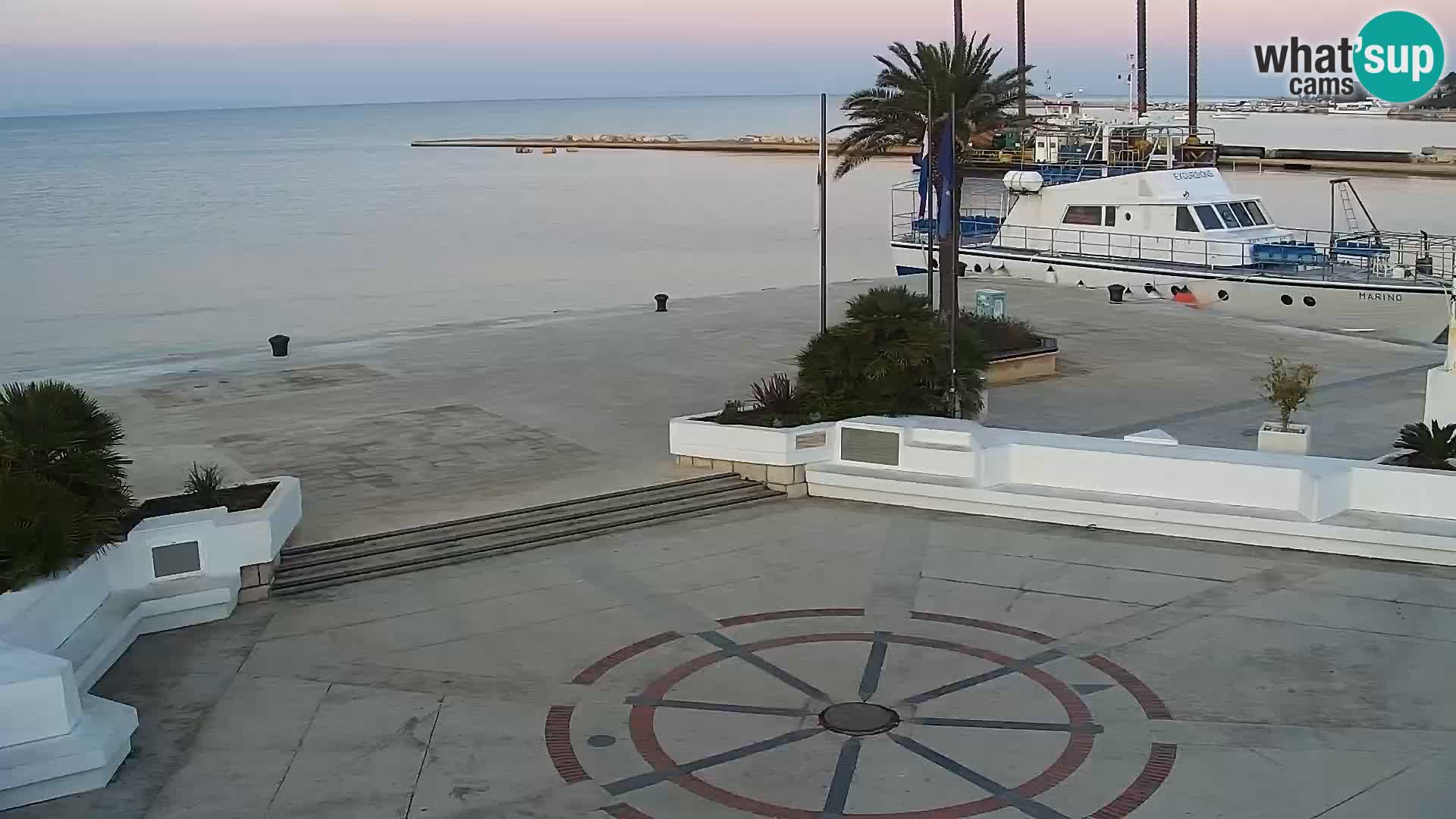 Novalja spletna kamera promenada