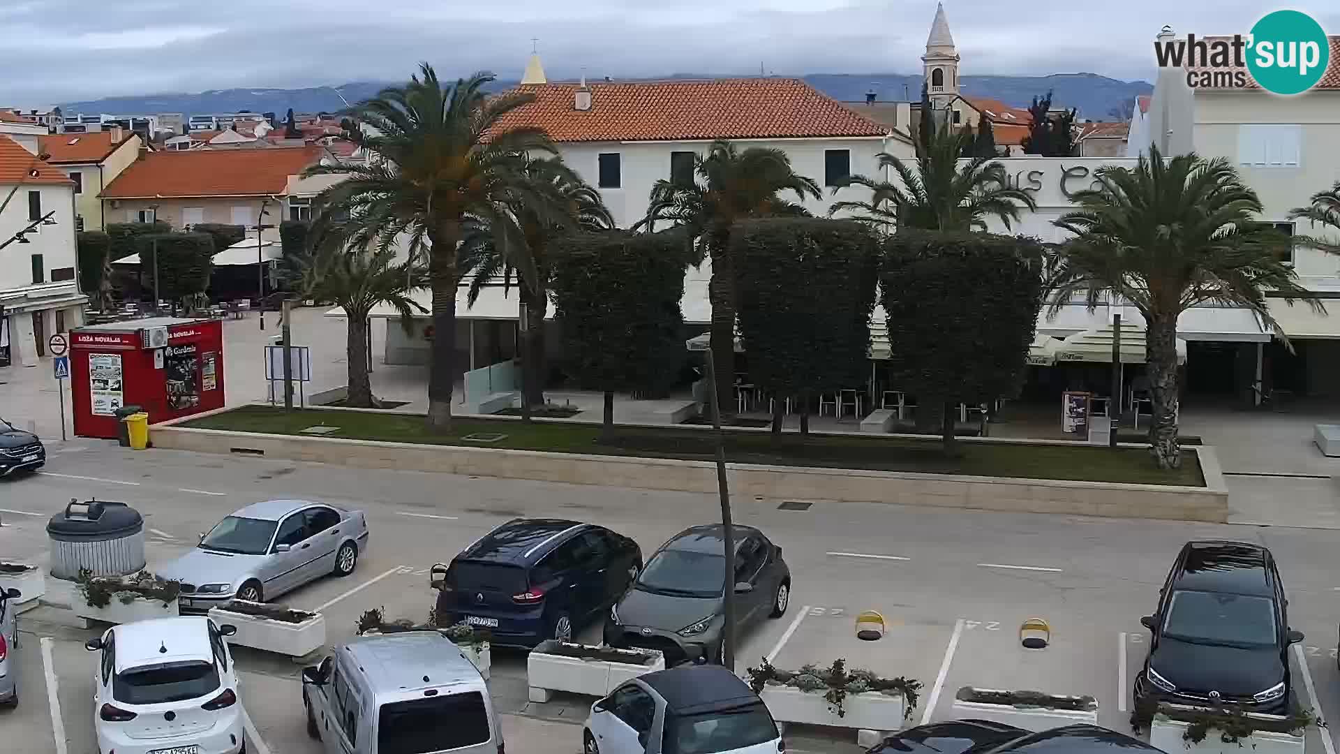 Web kamera Novalja promenada