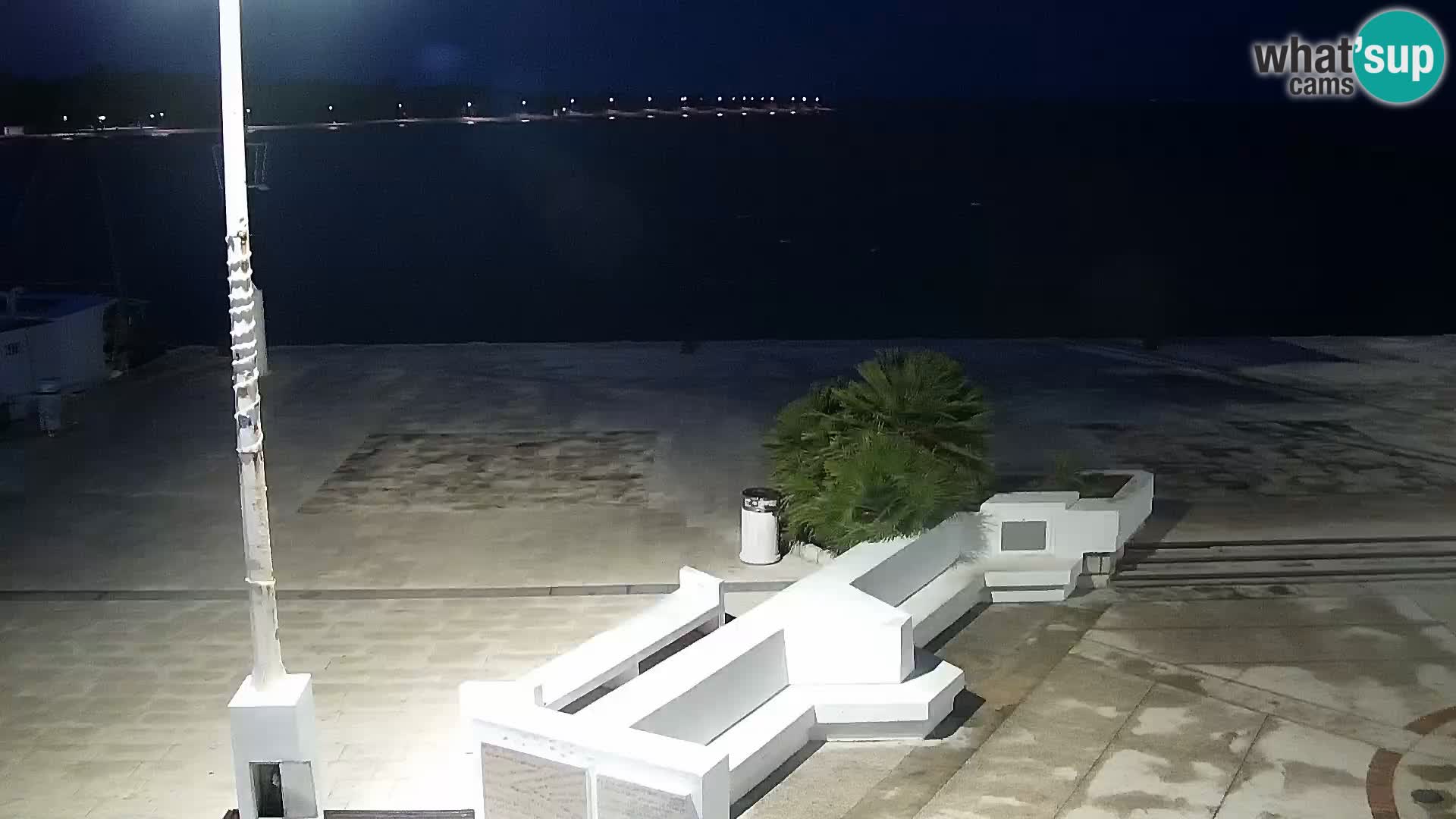 Webcam Novalja seaside promenade