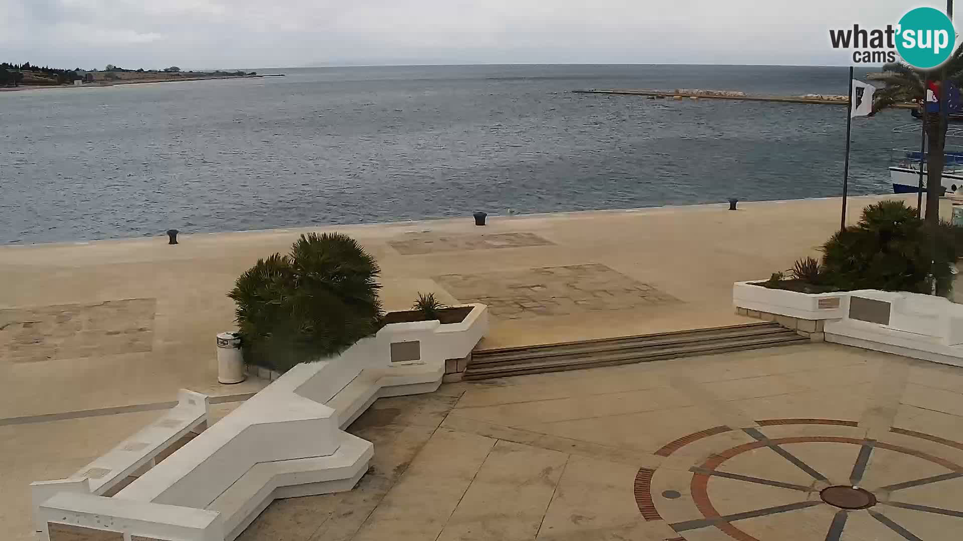 Webcam Novalja seaside promenade