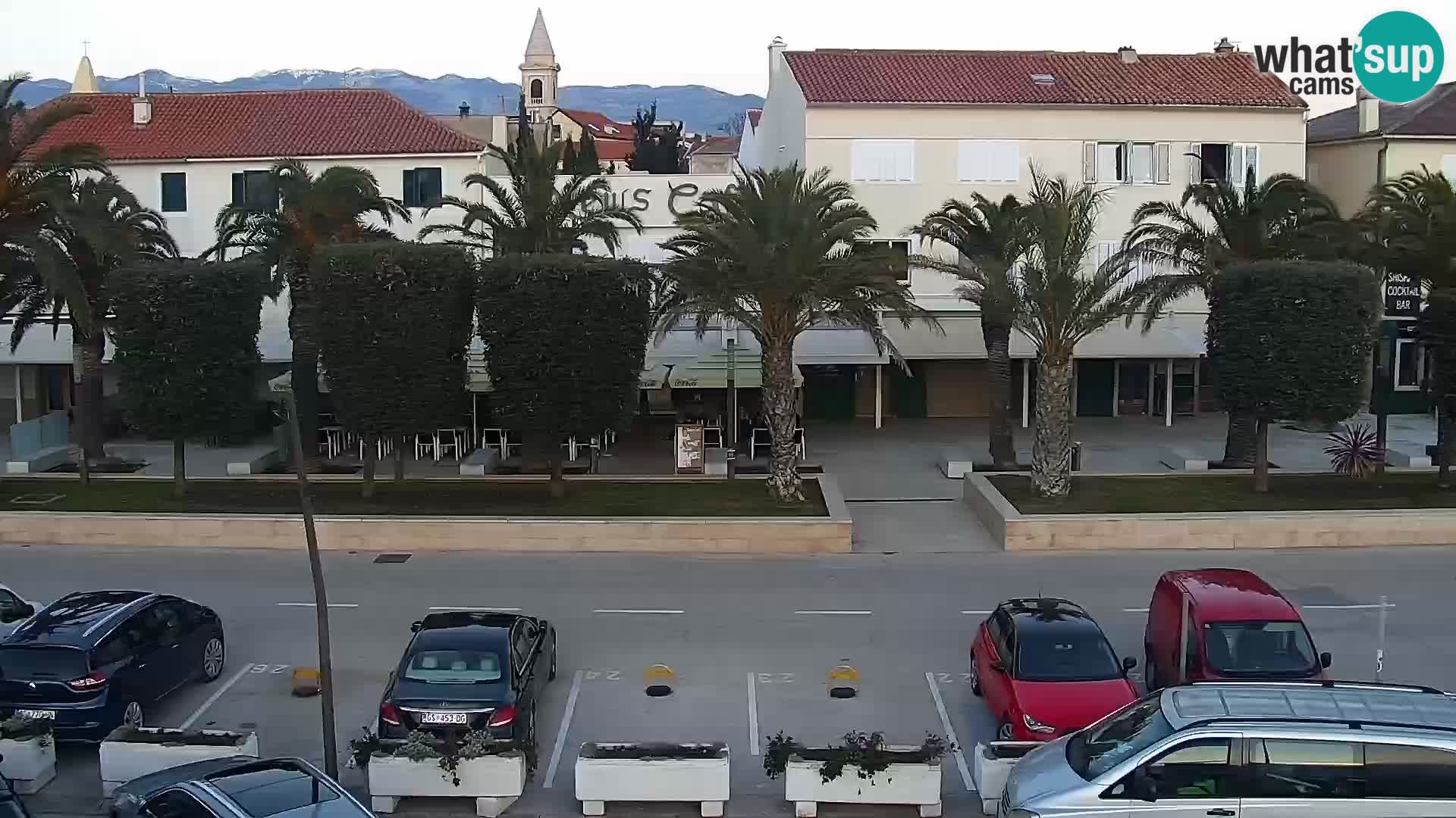 Web kamera Novalja promenada