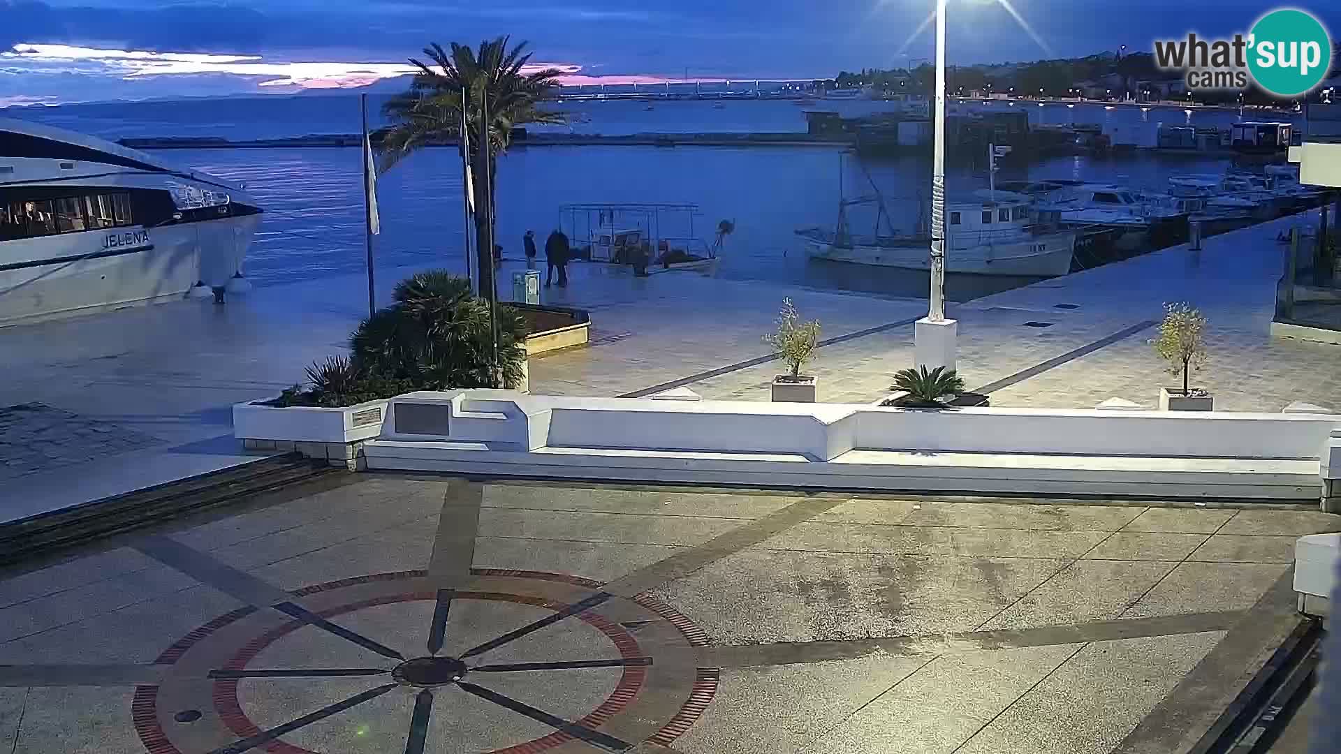 Novalja spletna kamera promenada