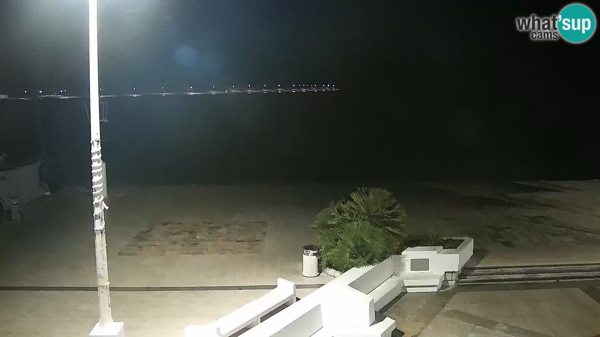 Novalja spletna kamera promenada