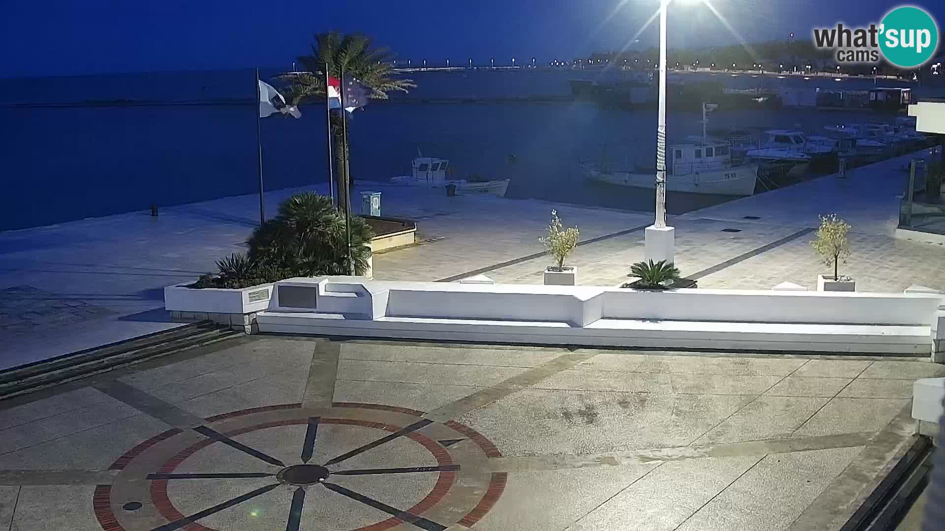 Novalja spletna kamera promenada