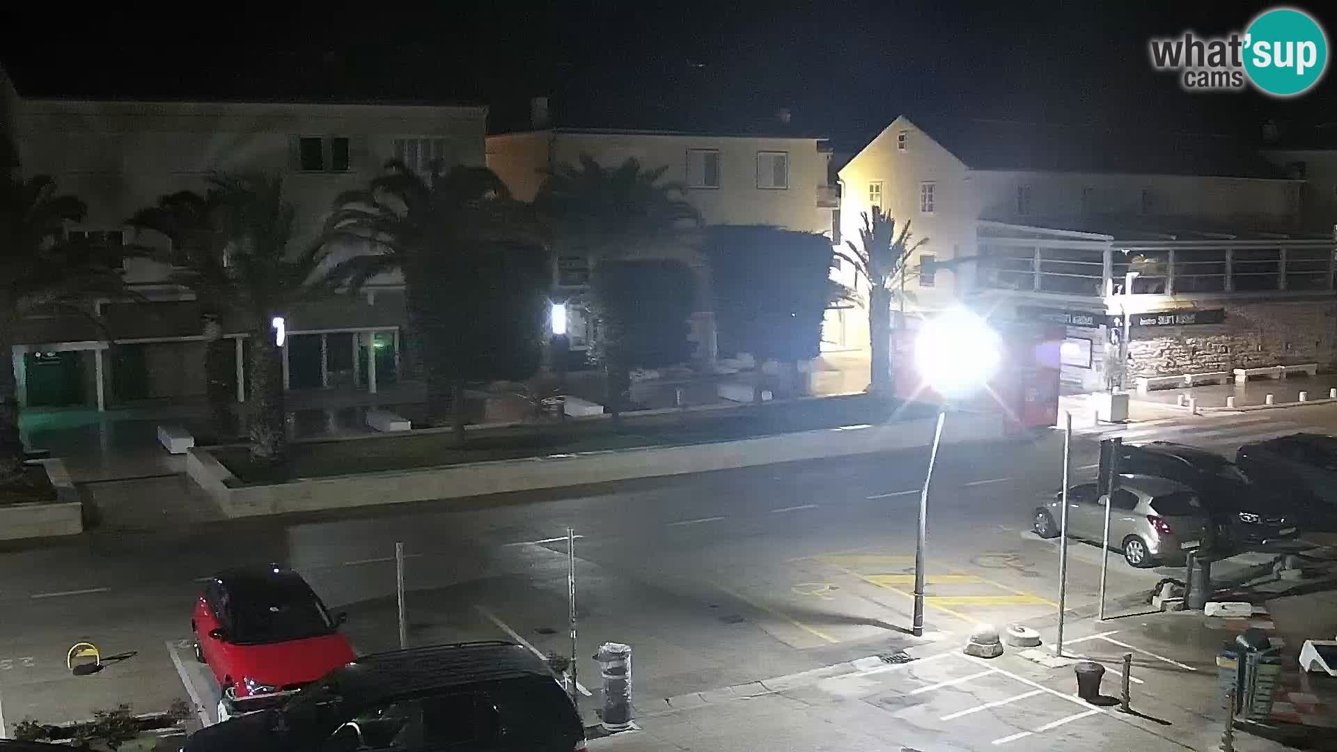 Web kamera Novalja promenada