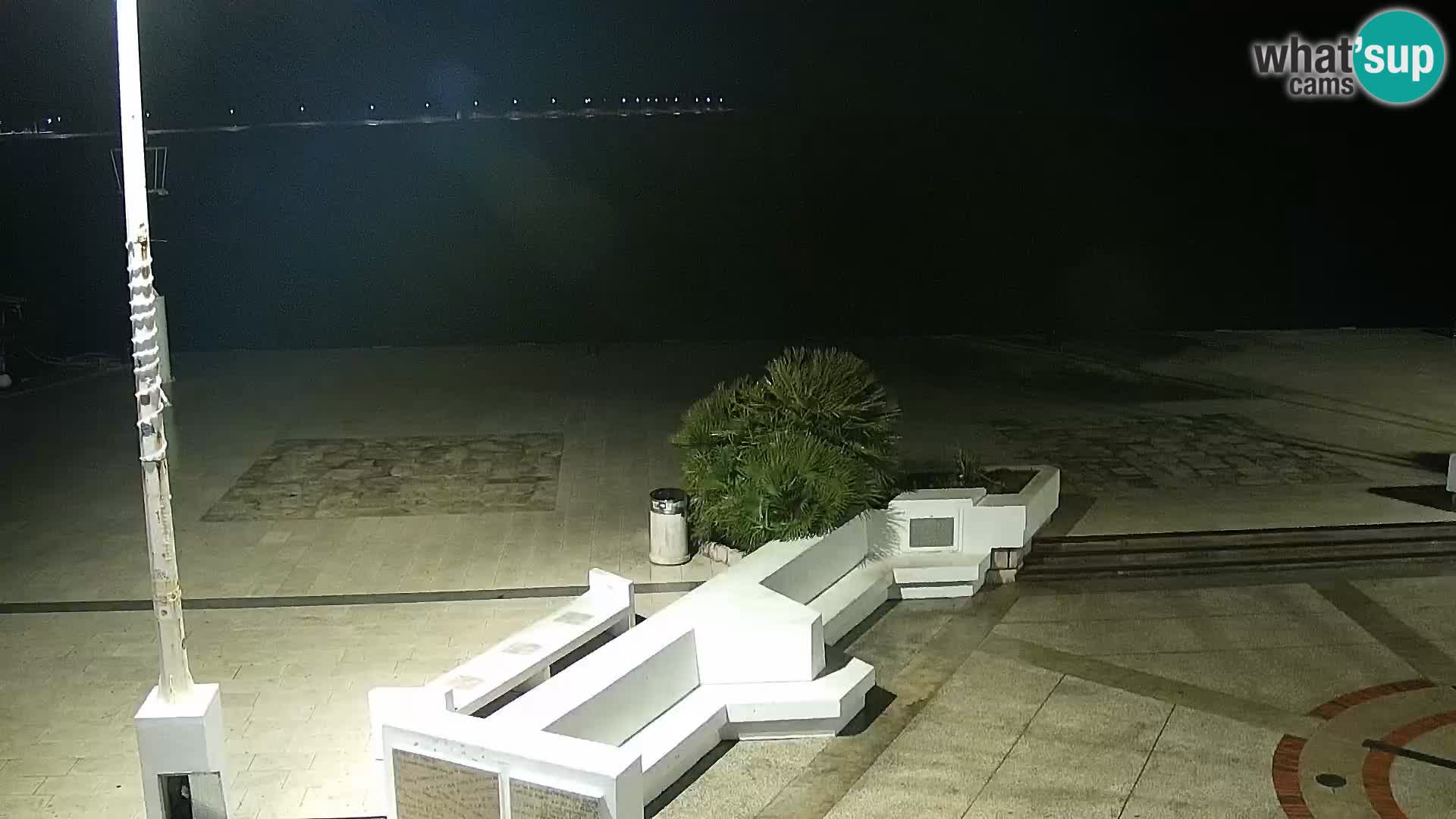 Webcam Novalja seaside promenade