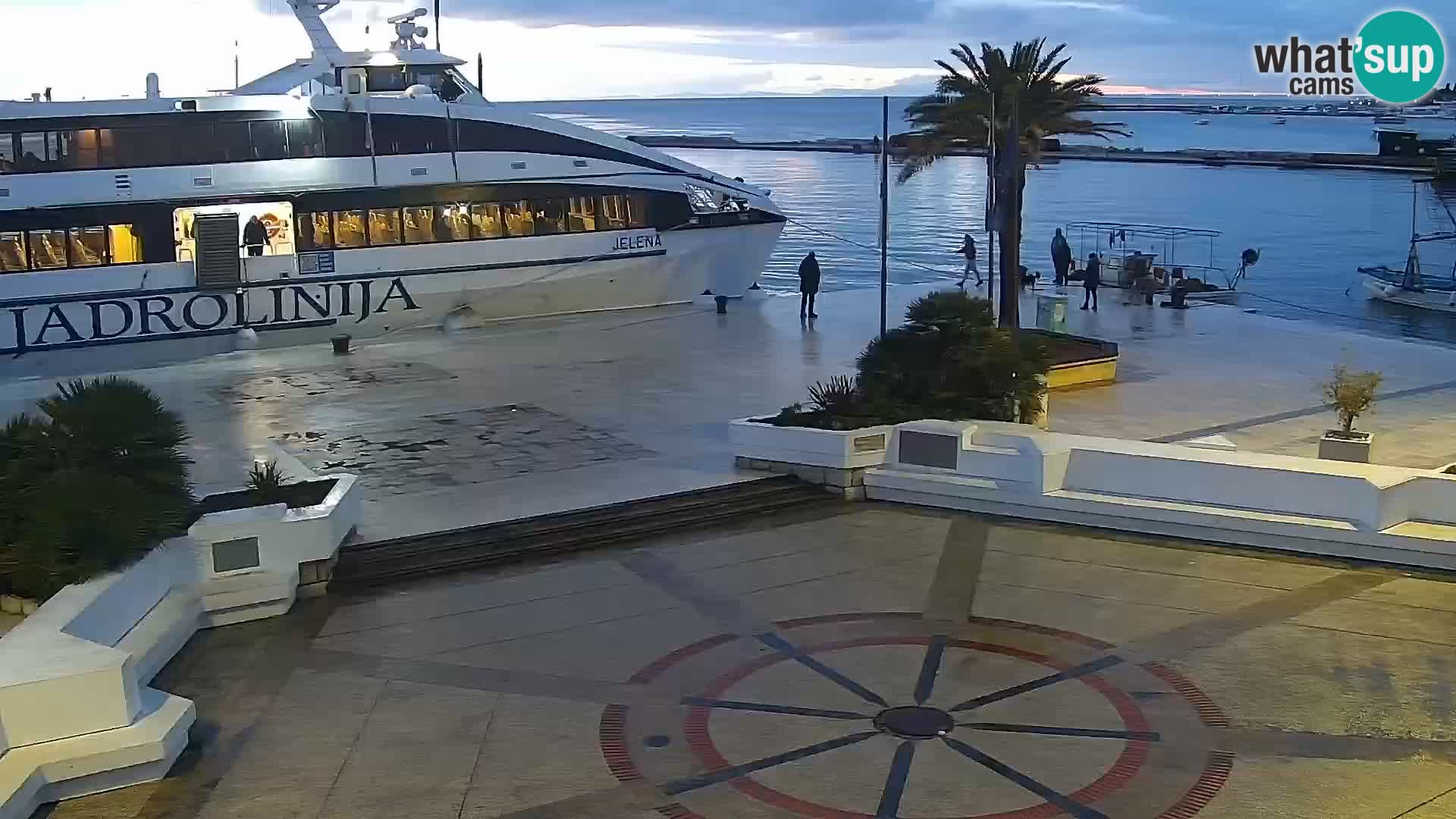 Webcam Novalja seaside promenade