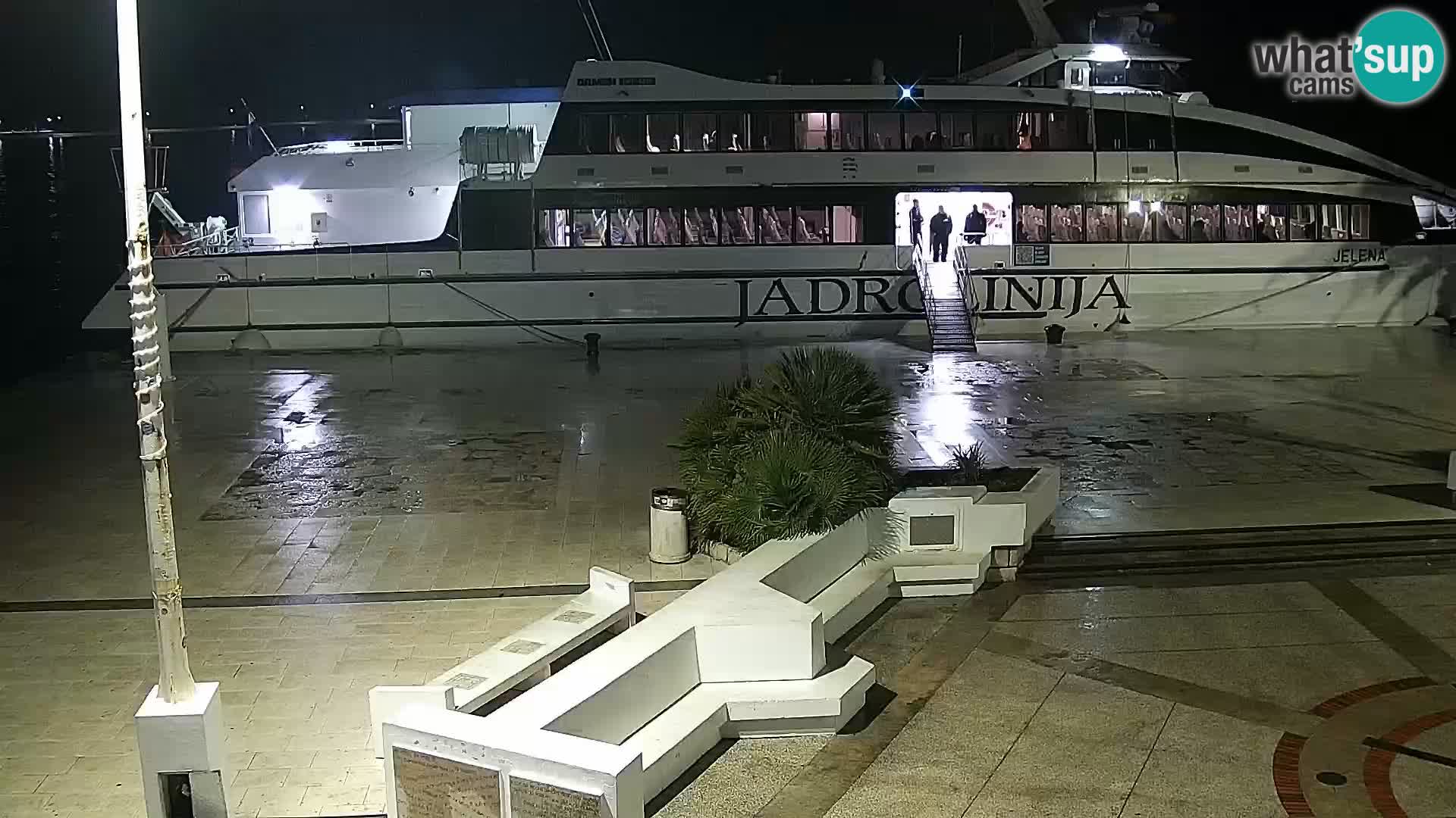 Novalja spletna kamera promenada