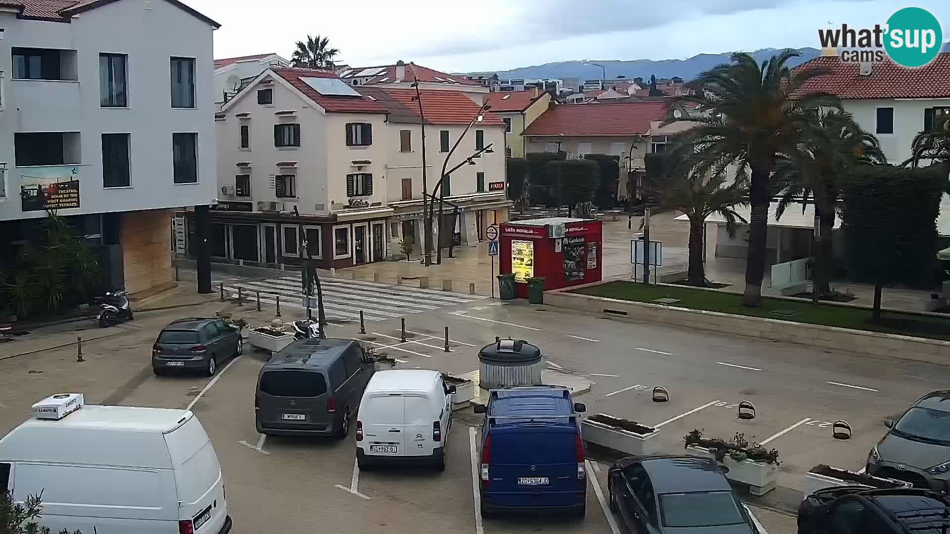 Web kamera Novalja promenada