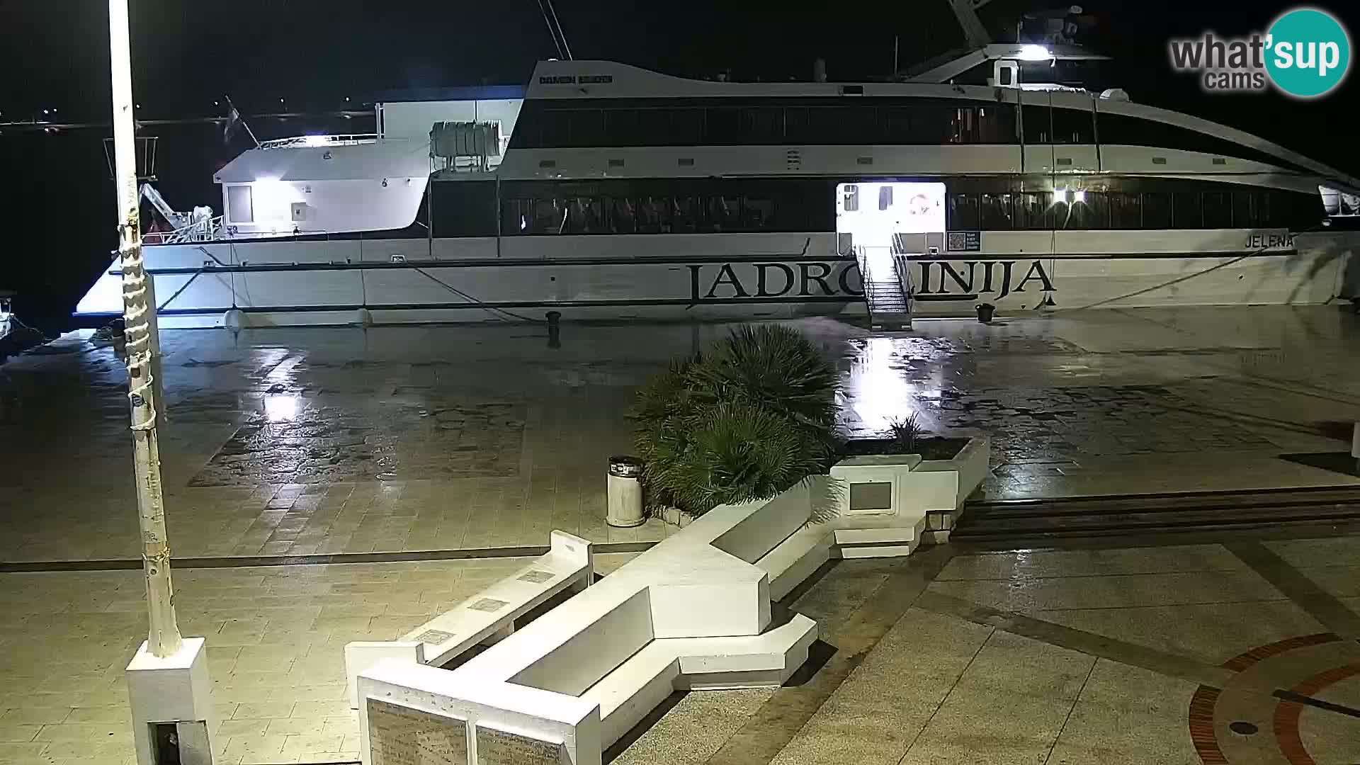 Novalja spletna kamera promenada