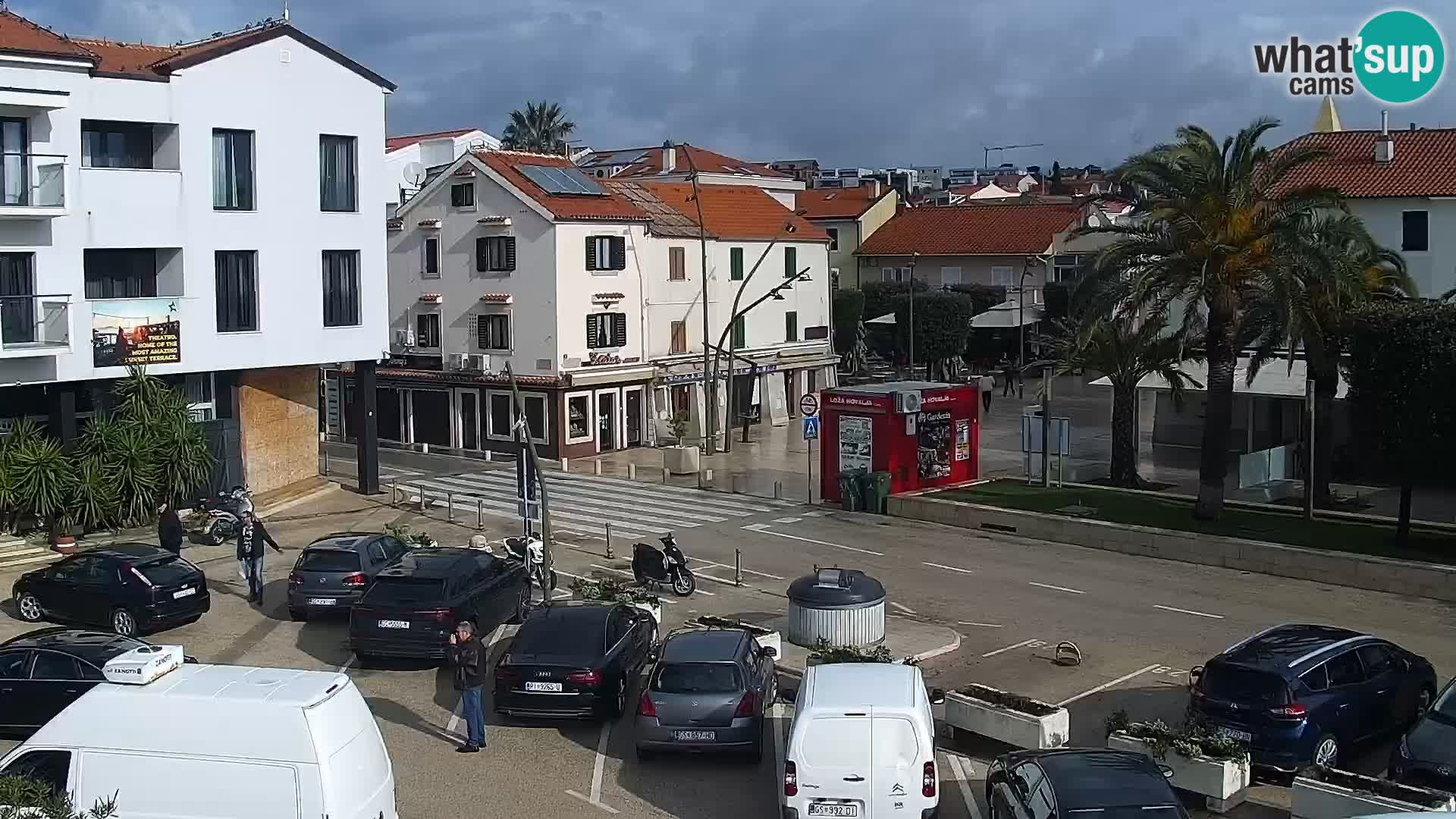 Web kamera Novalja promenada