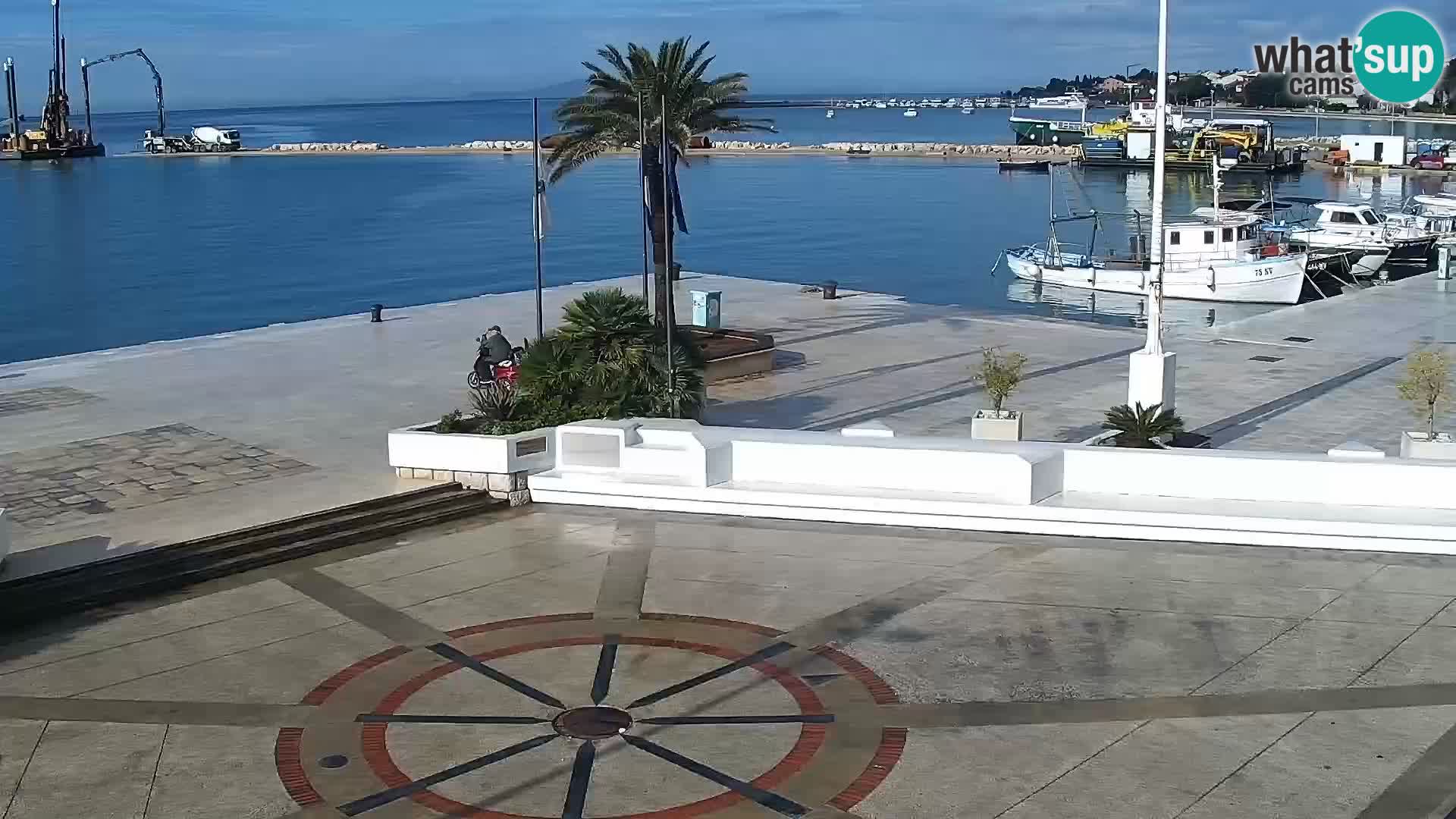 Novalja spletna kamera promenada