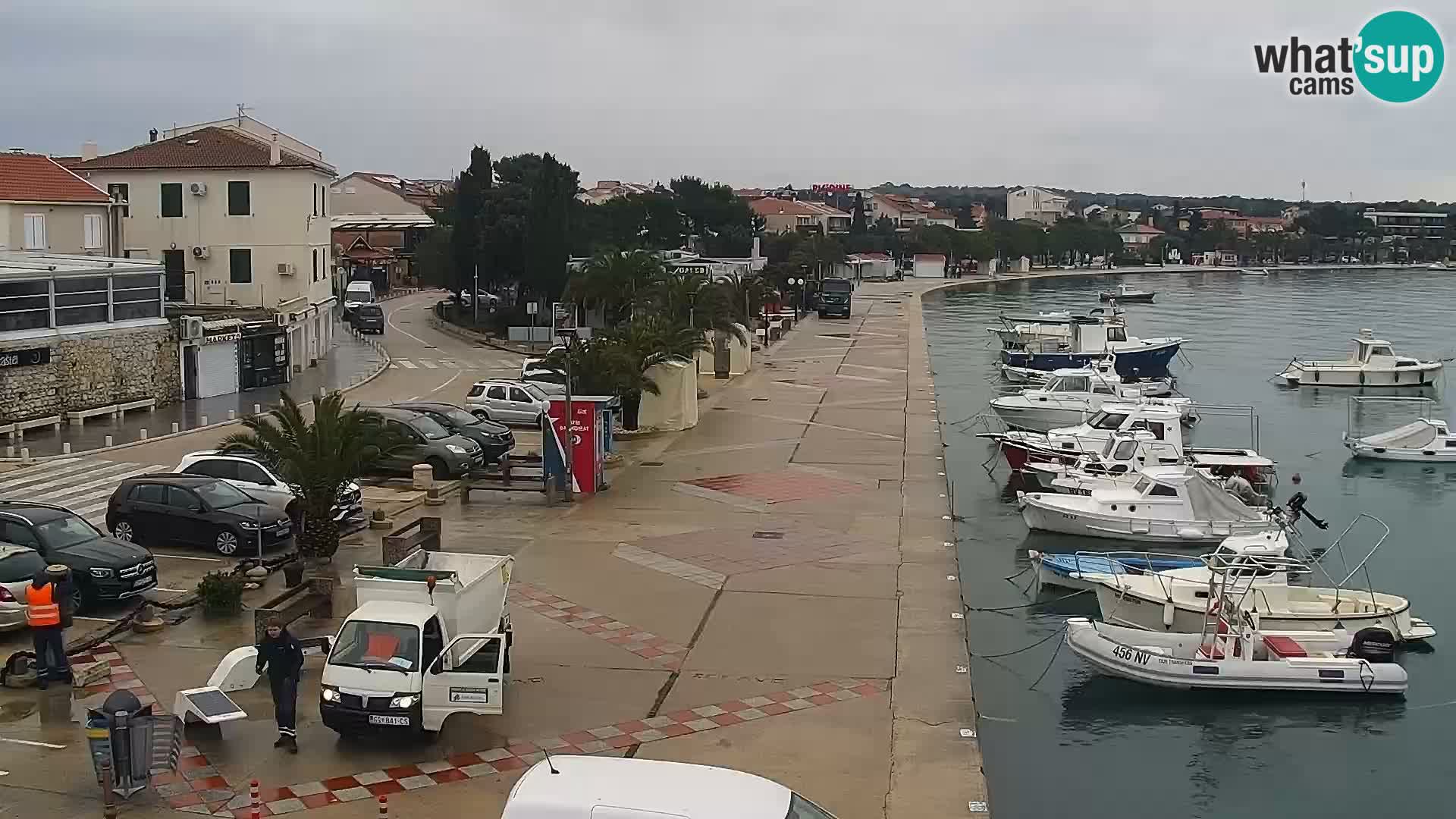 Web kamera Novalja promenada