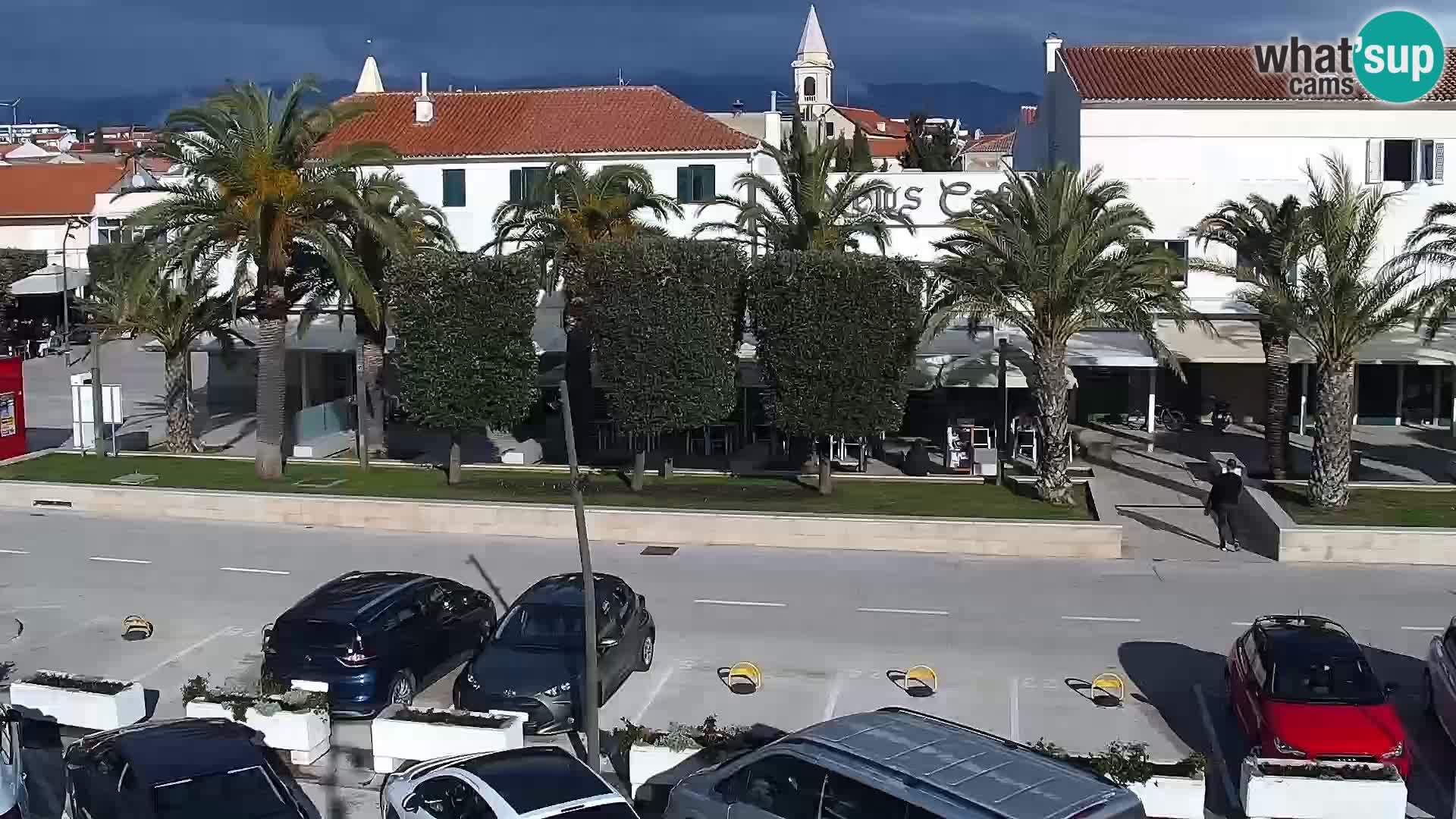 Web kamera Novalja promenada