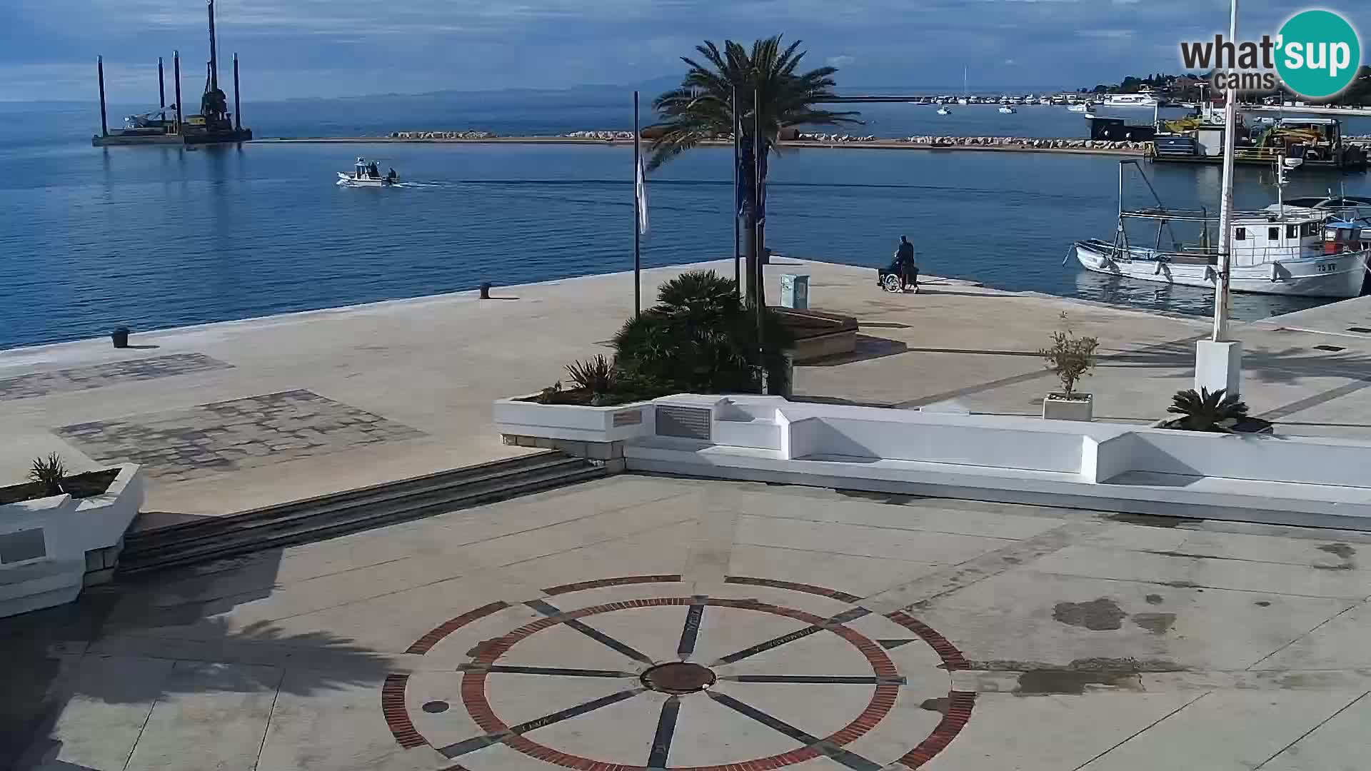 Web kamera Novalja promenada