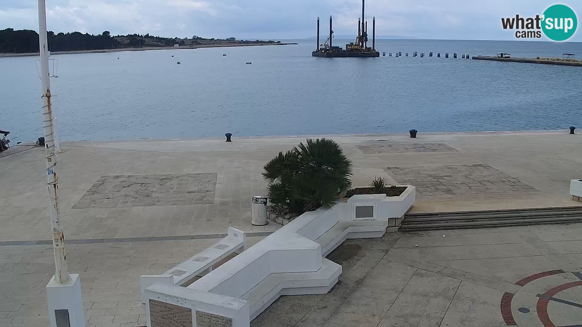 Web kamera Novalja promenada