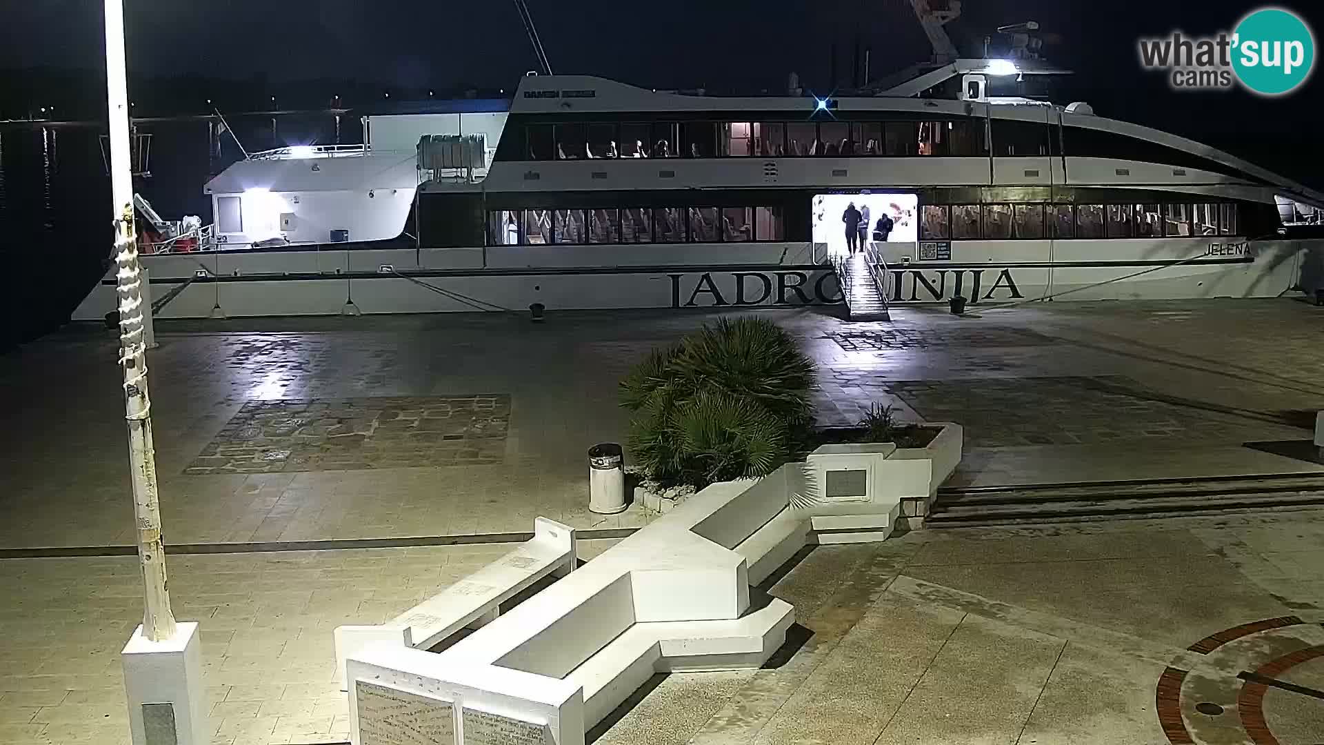 Web kamera Novalja promenada