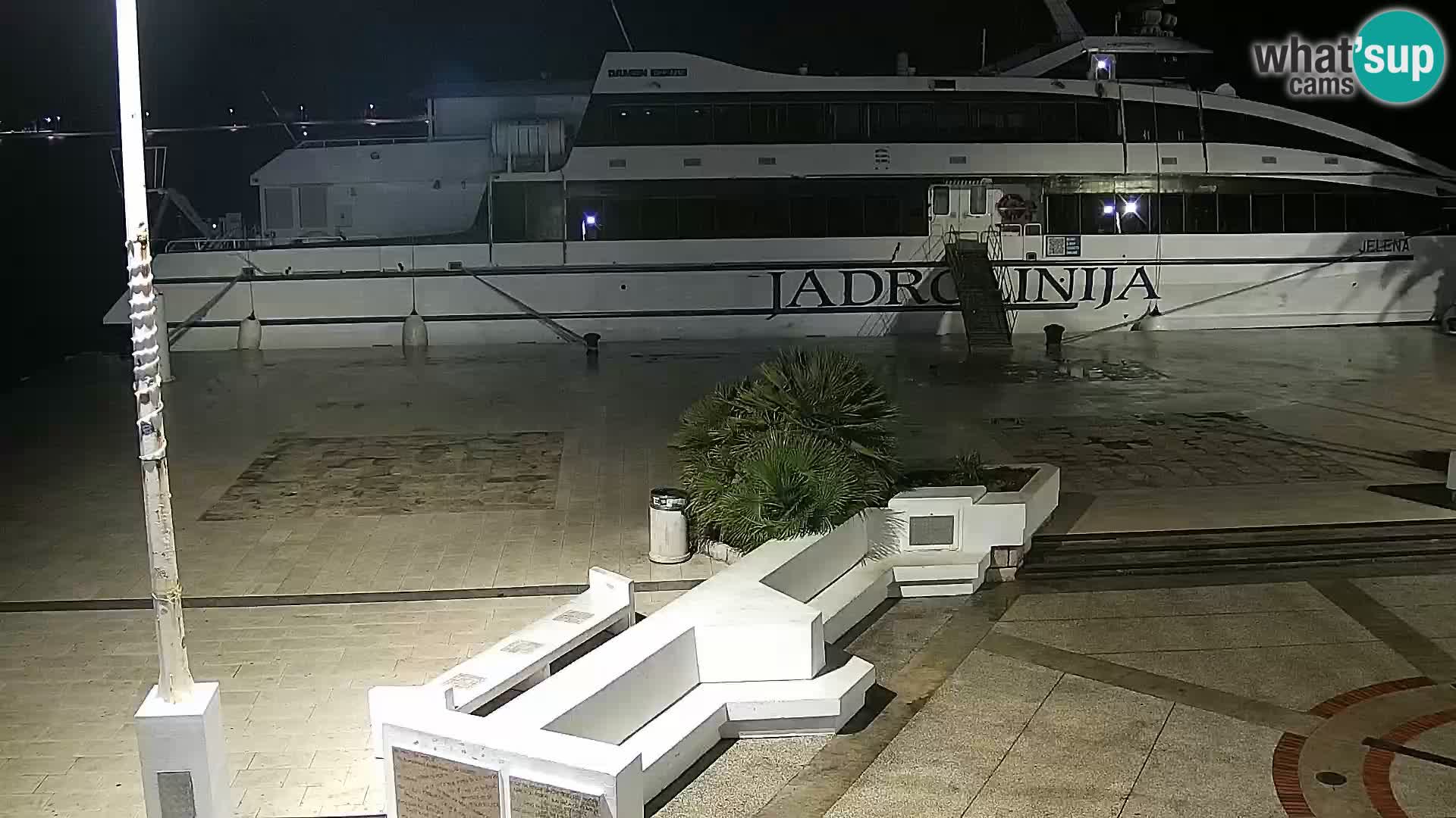 Web kamera Novalja promenada