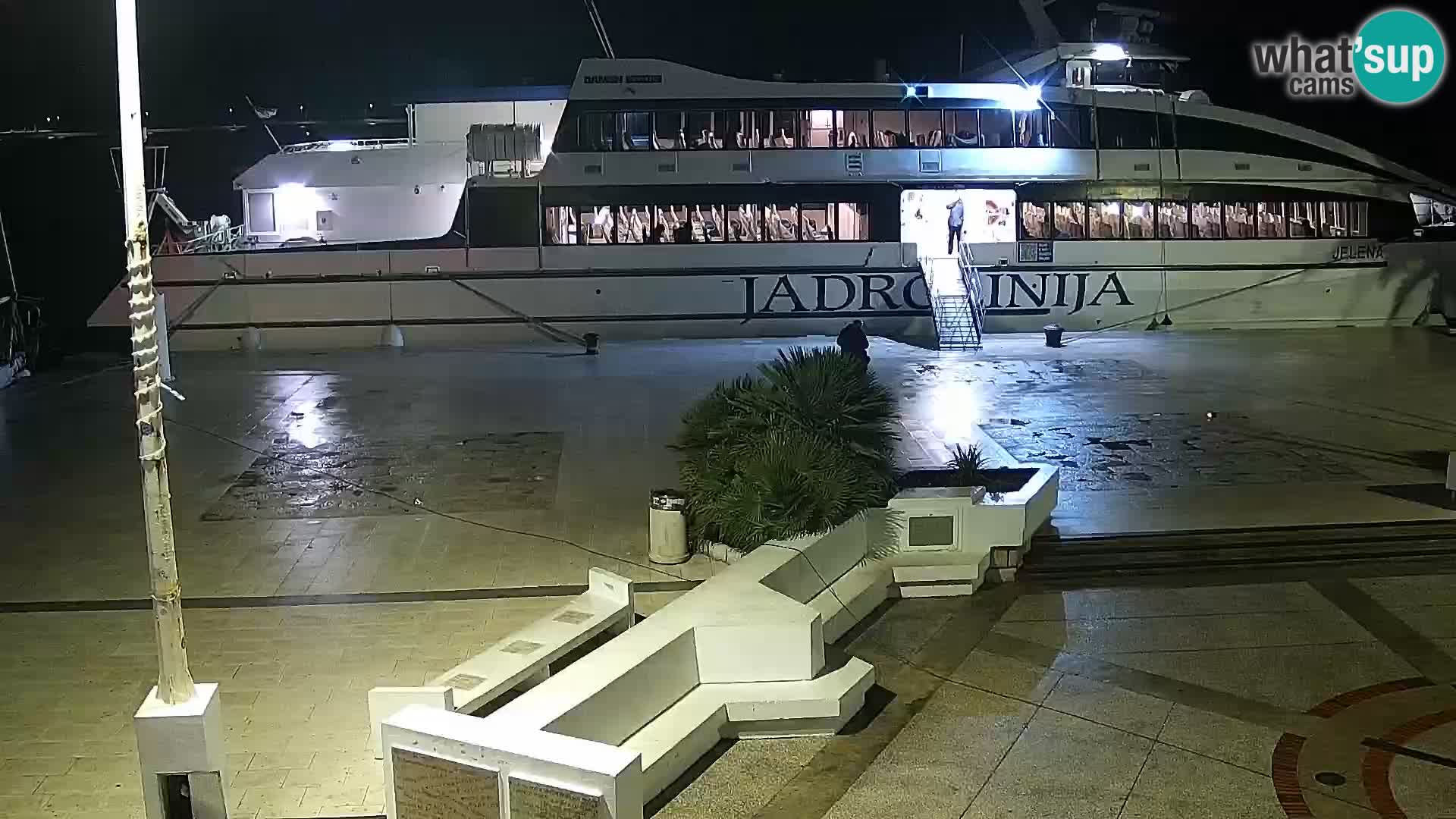 Web kamera Novalja promenada