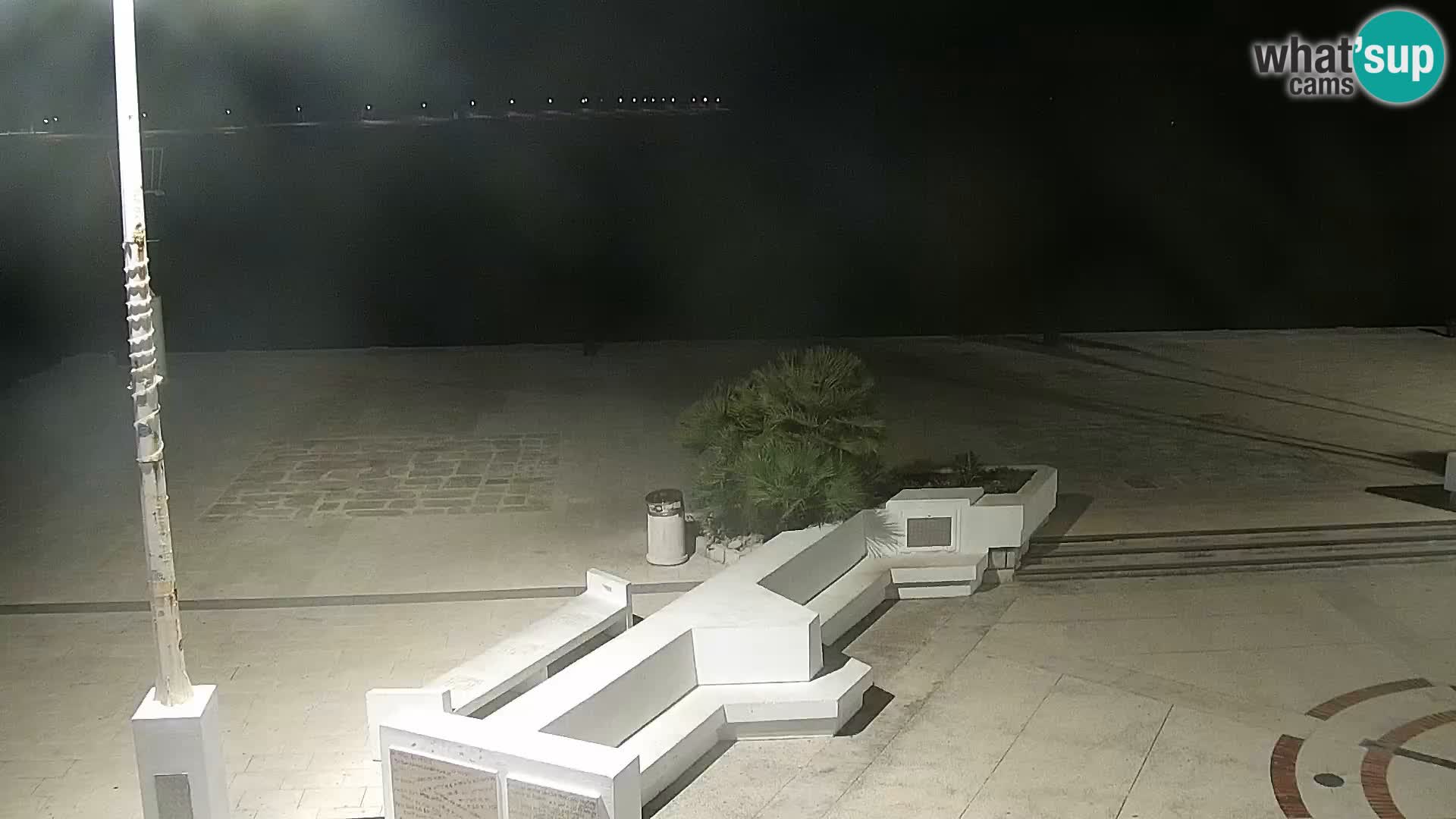 Webcam Novalja seaside promenade