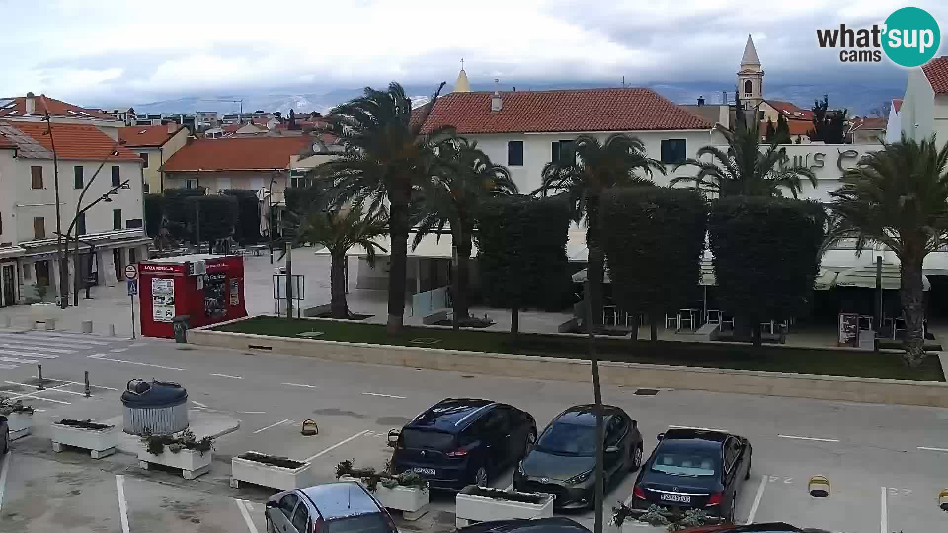 Web kamera Novalja promenada