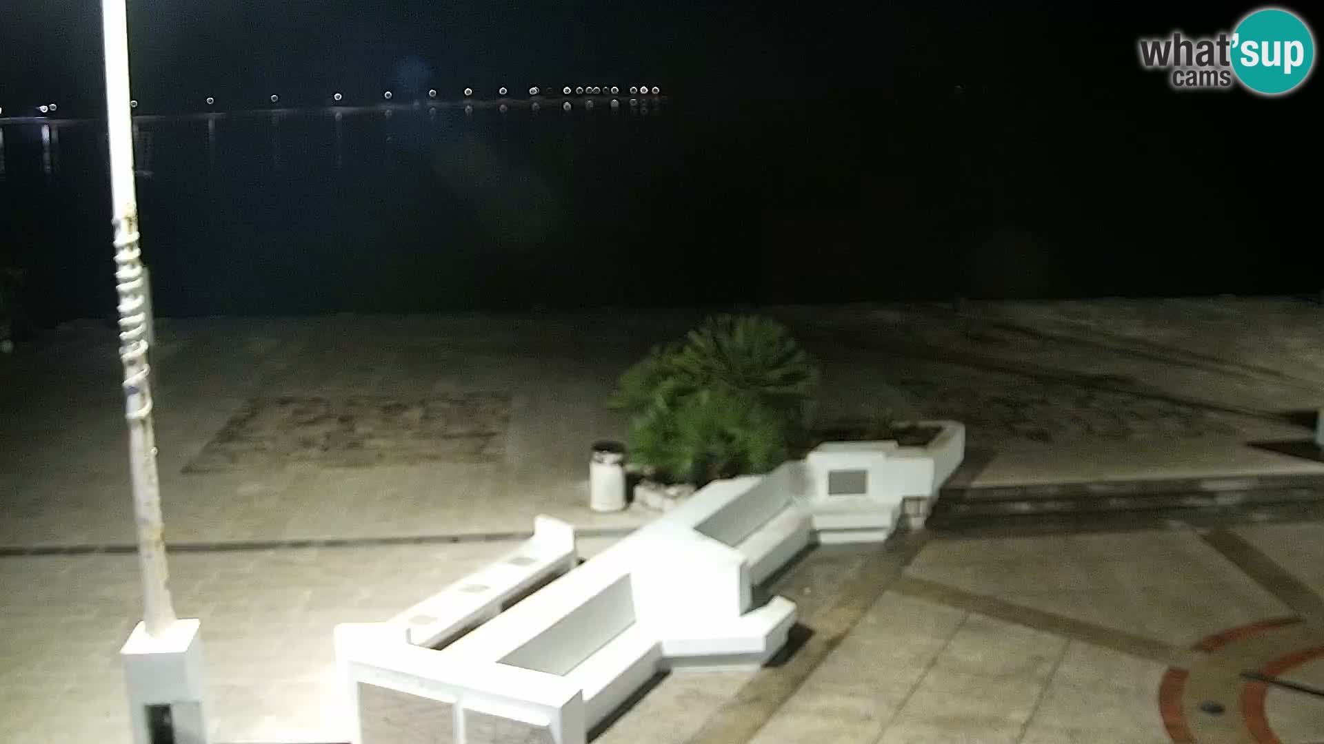 Novalja spletna kamera promenada