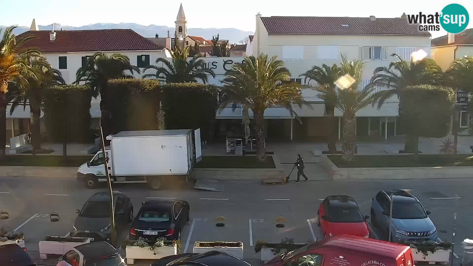 Web kamera Novalja promenada