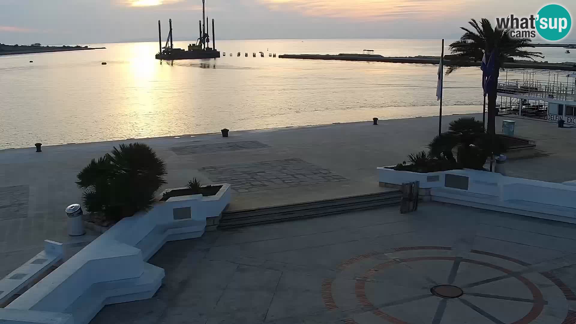 Web kamera Novalja promenada