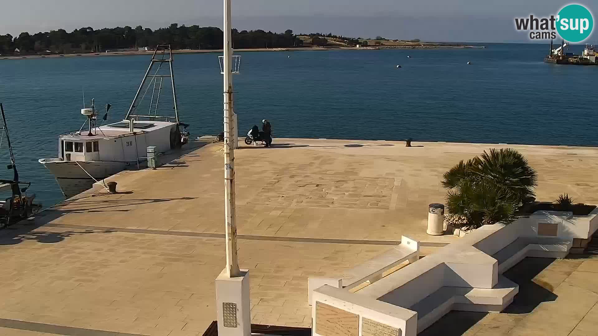 Webcam Novalja seaside promenade