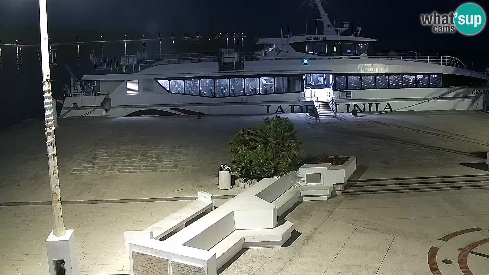 Webcam Novalja seaside promenade